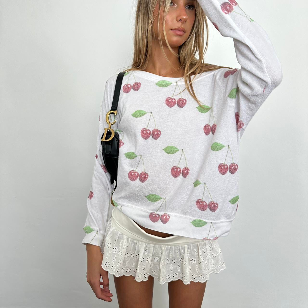 Vintage 2000ās cherry print sweater š