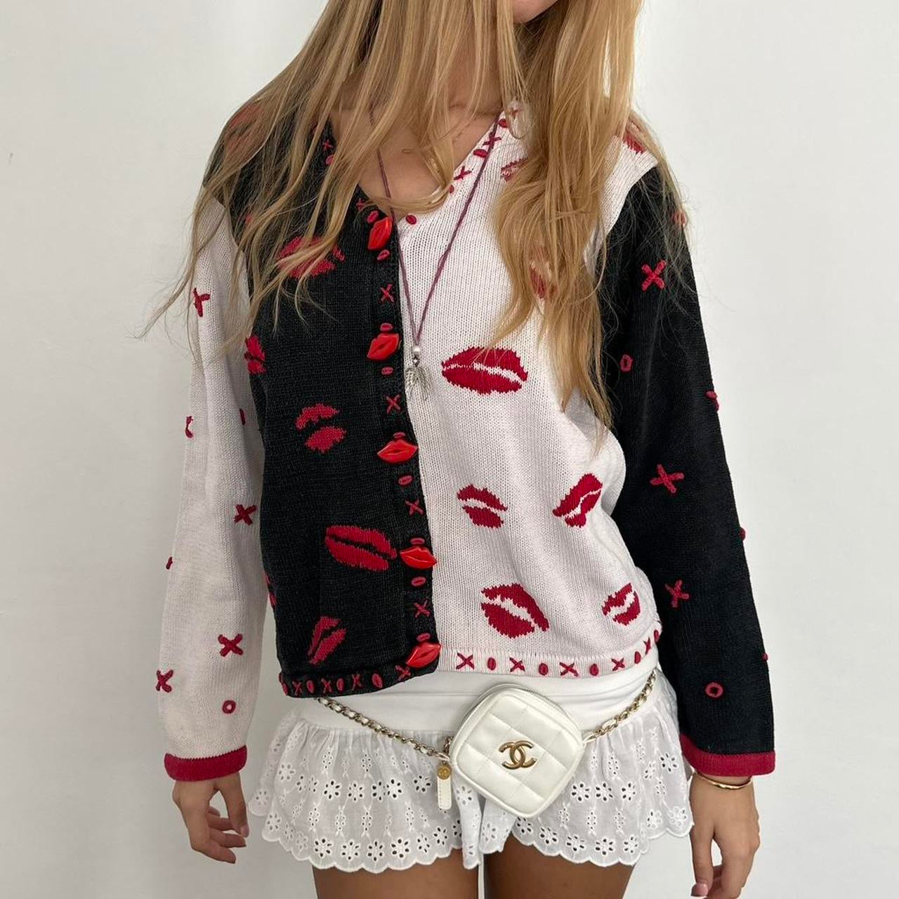 Vintage 90’s embroidered lips cardigan