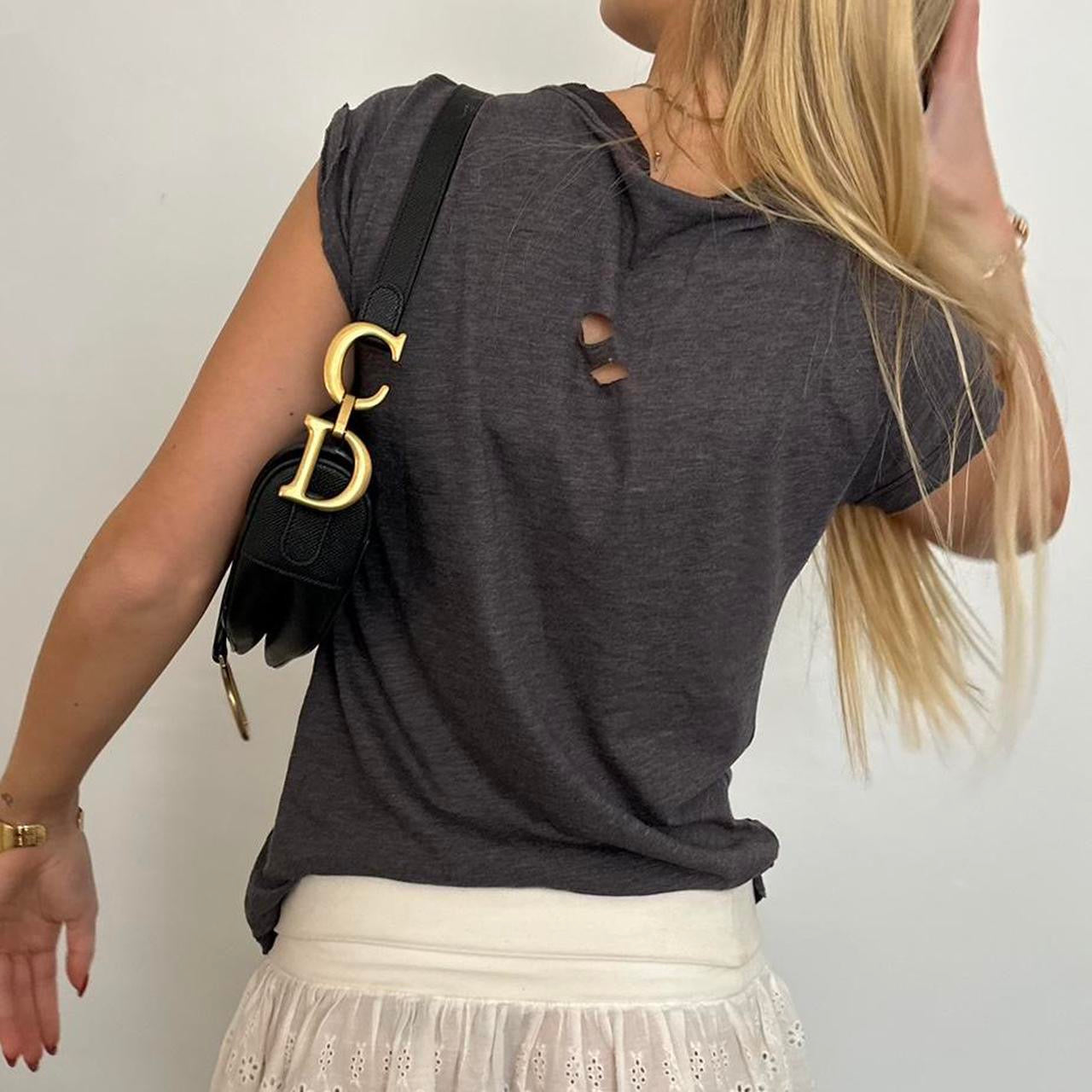 Vintage 2000’s graphic distressed style tee
