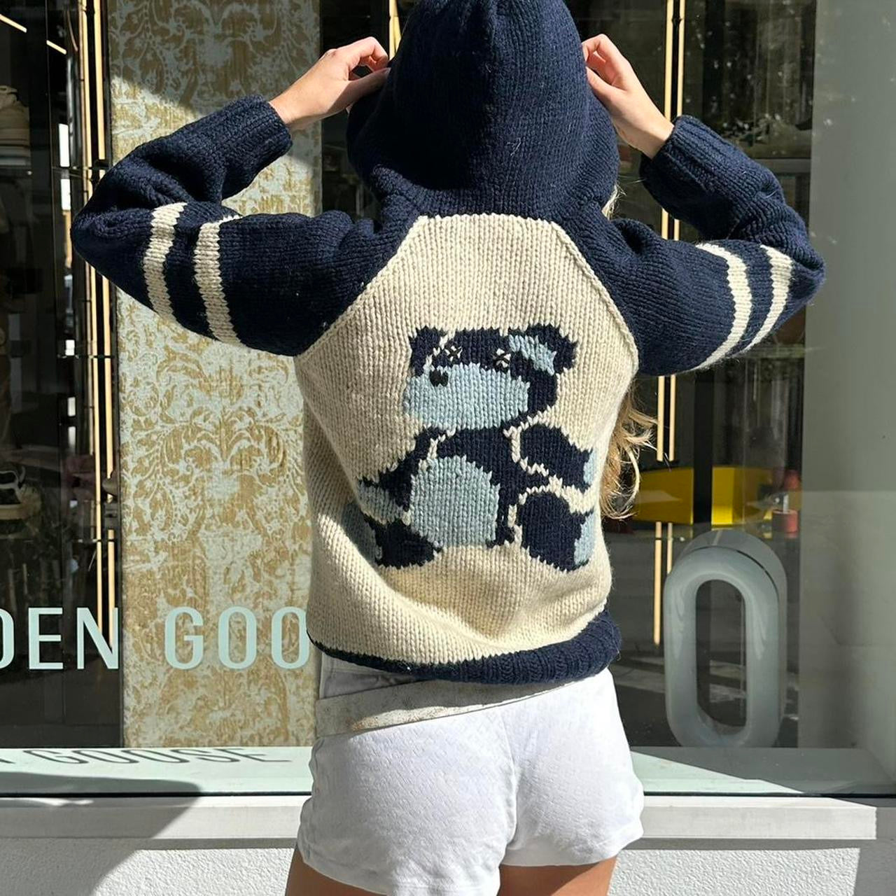 Vintage 2000’s blue teddy bear knitted zip up hoodie