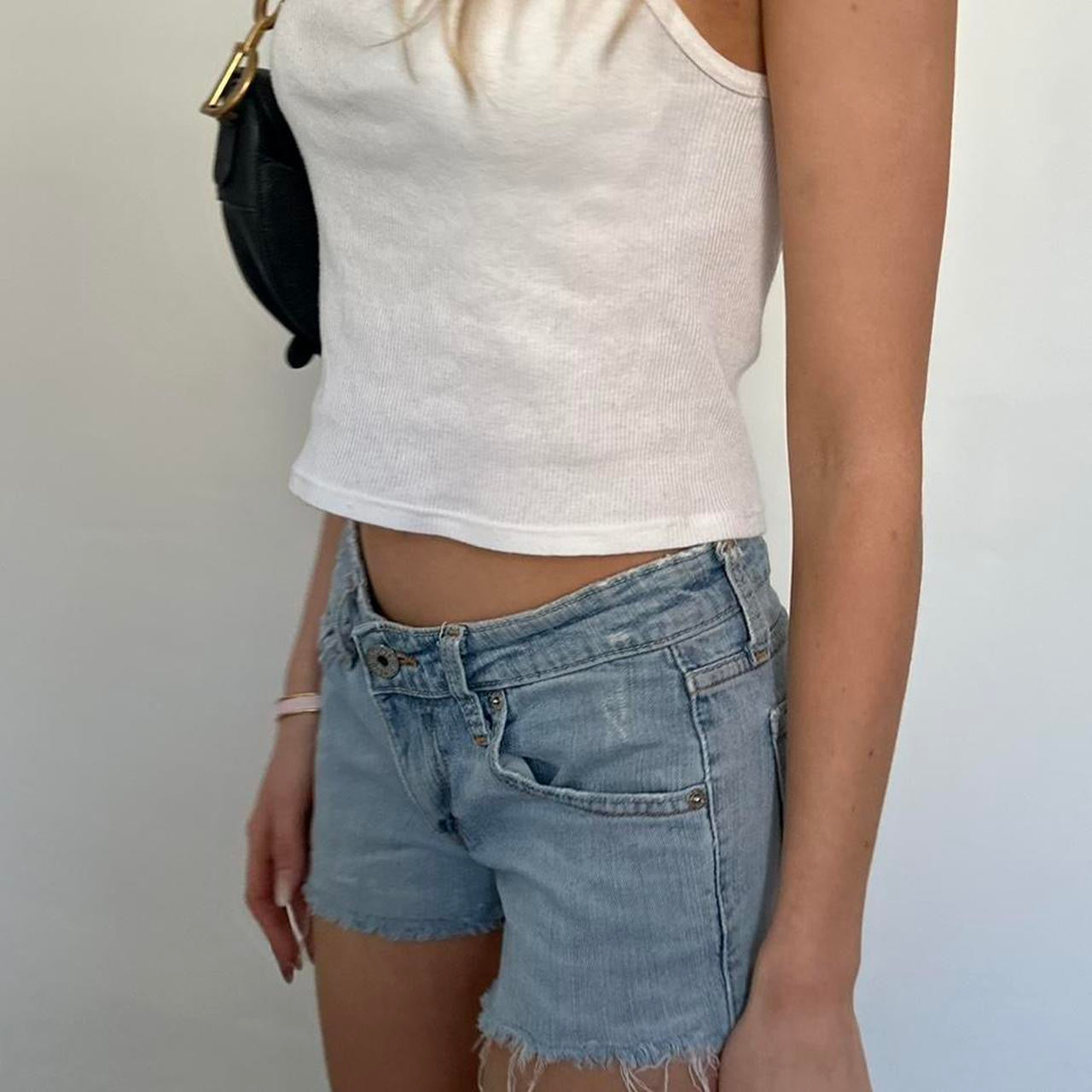 Vintage 2000’s Levis blue denim shorts