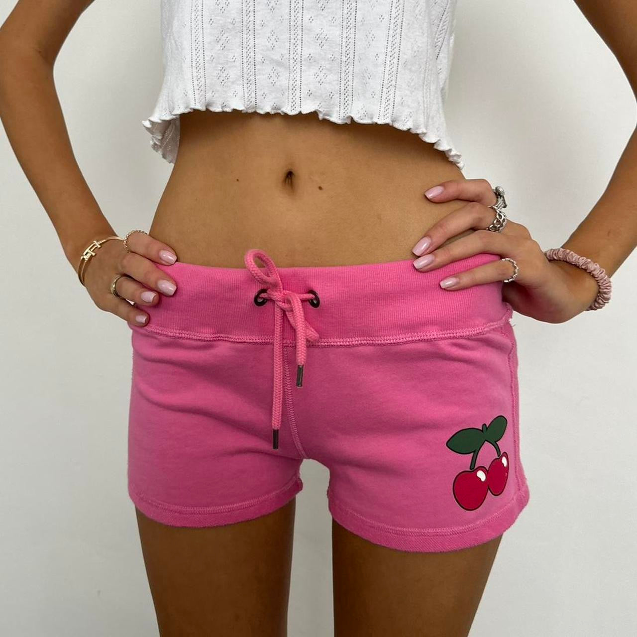 Vintage pink cherry š shorts