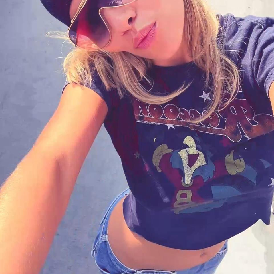 Vintage 90โs American graphic baby tee ๐งธ๐