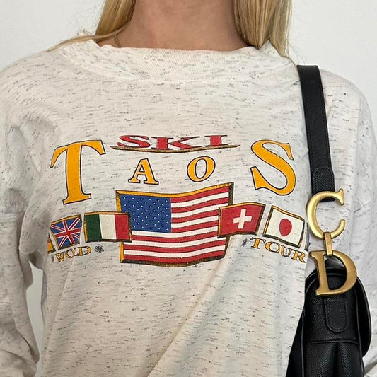 Vintage 90’s Ski graphic long sleeve top