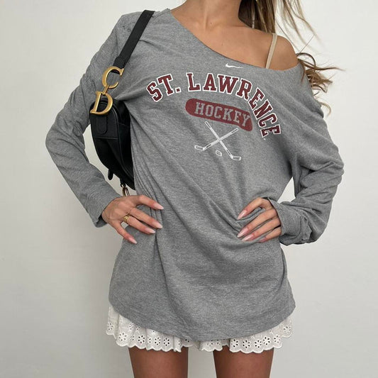 Vintage 2000’s St Lawrence Hockey sports long sleeve top