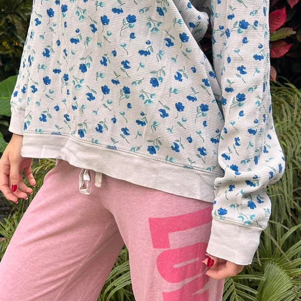 Vintage 90’s Victoria’s Secret floral sweater long sleeve top