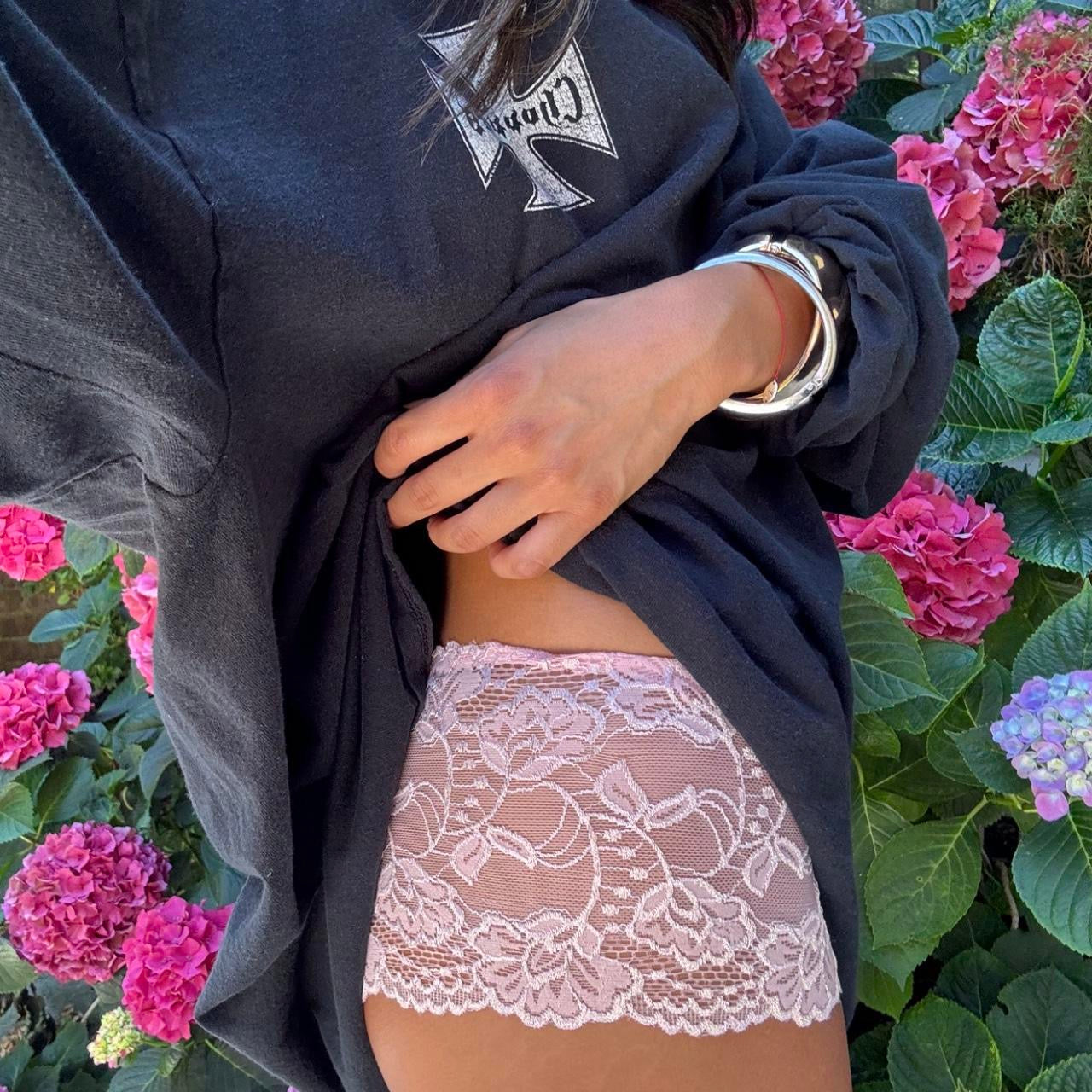 Vintage 90’s pink lace bloomer shorts