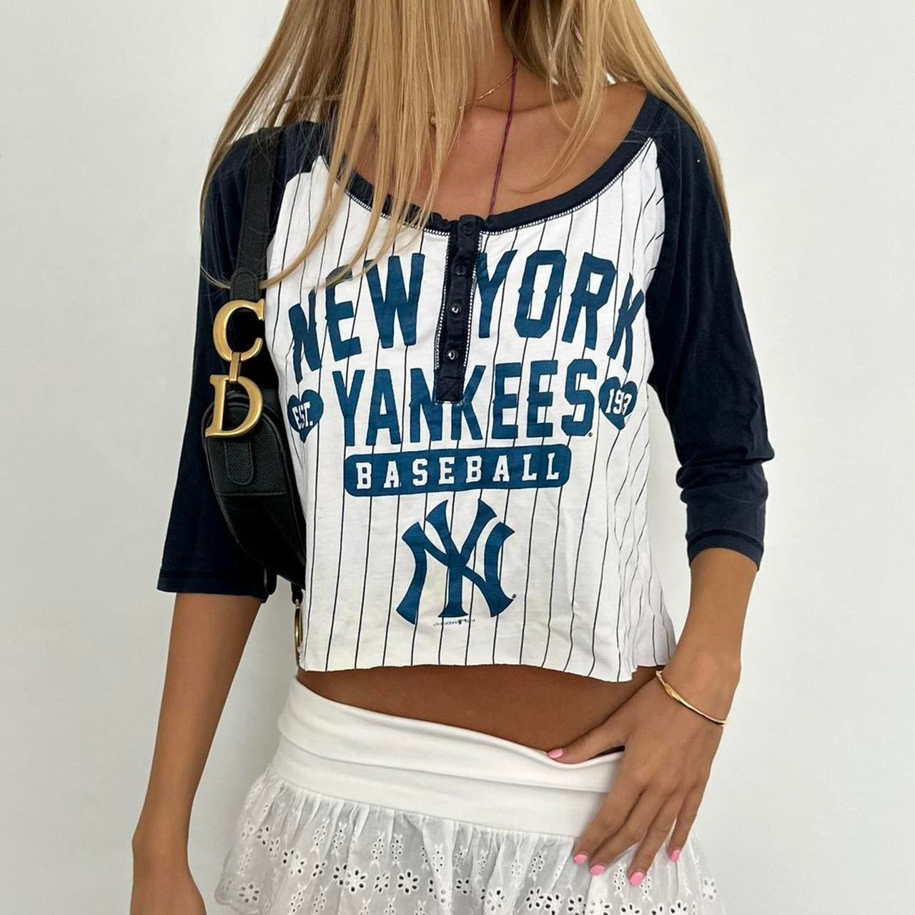 Vintage 2000’s New York Yankees baseball baby tee