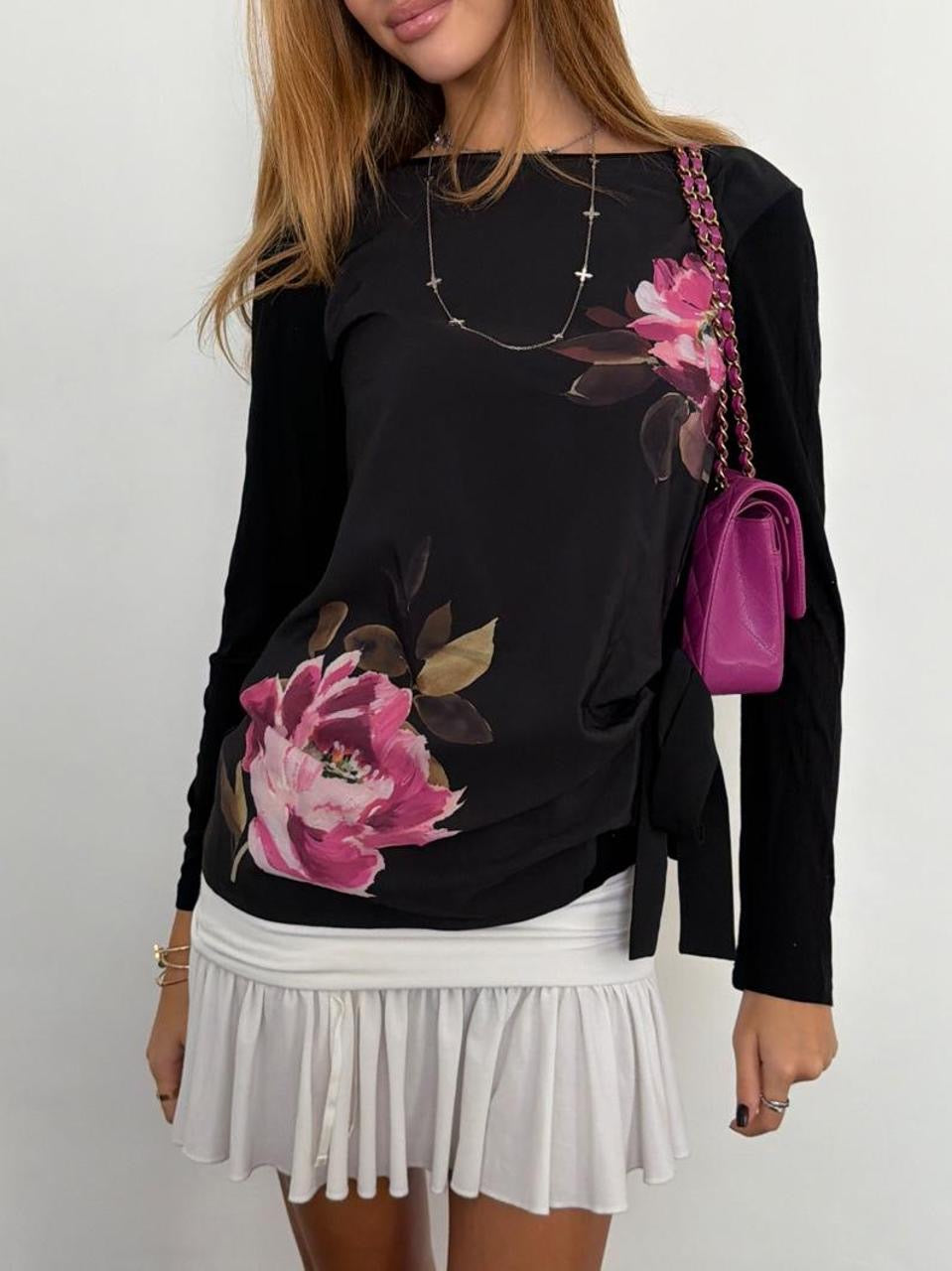Vintage 00’s flower black long sleeve top