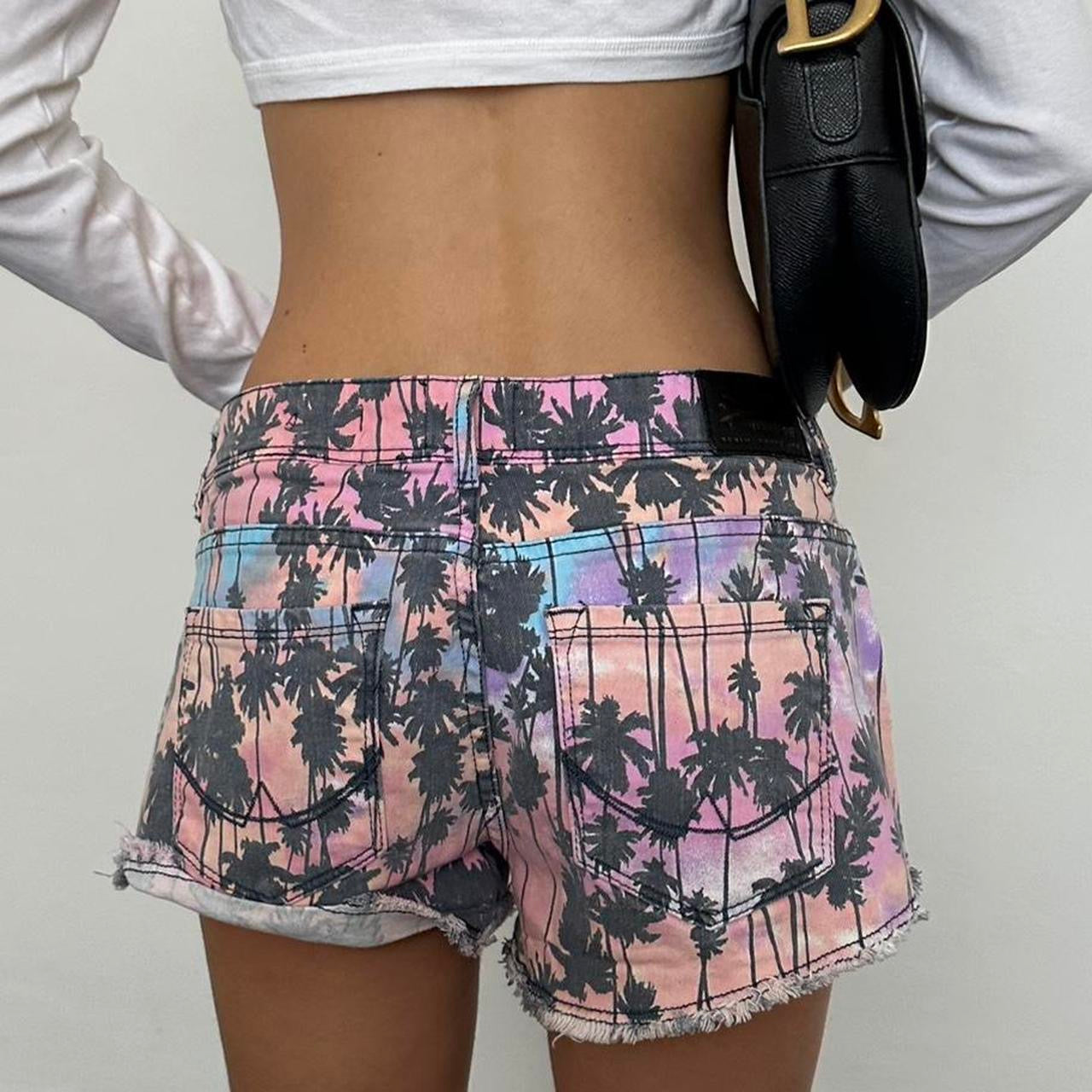 Vintage palm tree 2000’s shorts