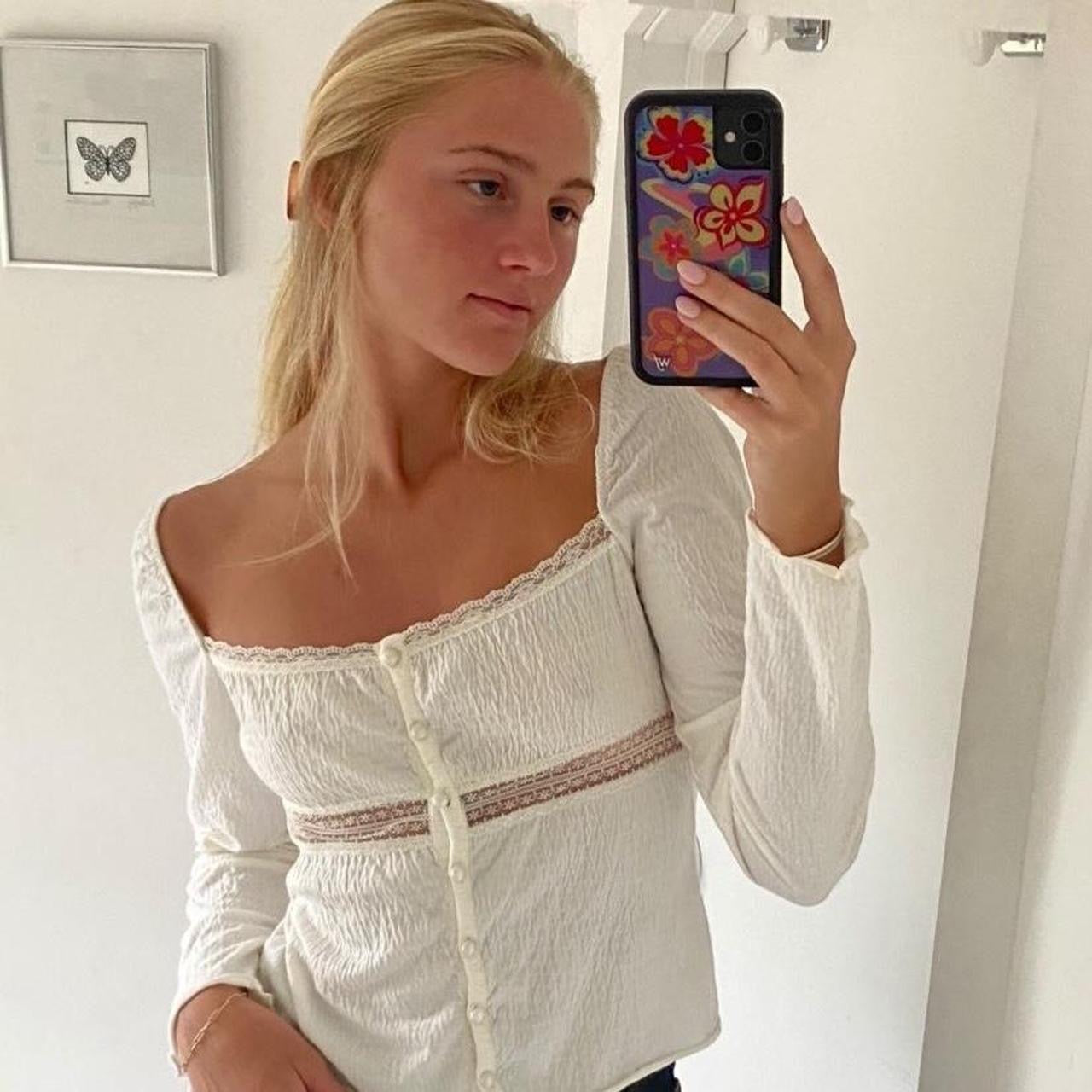 Vintage 2000s delicate top