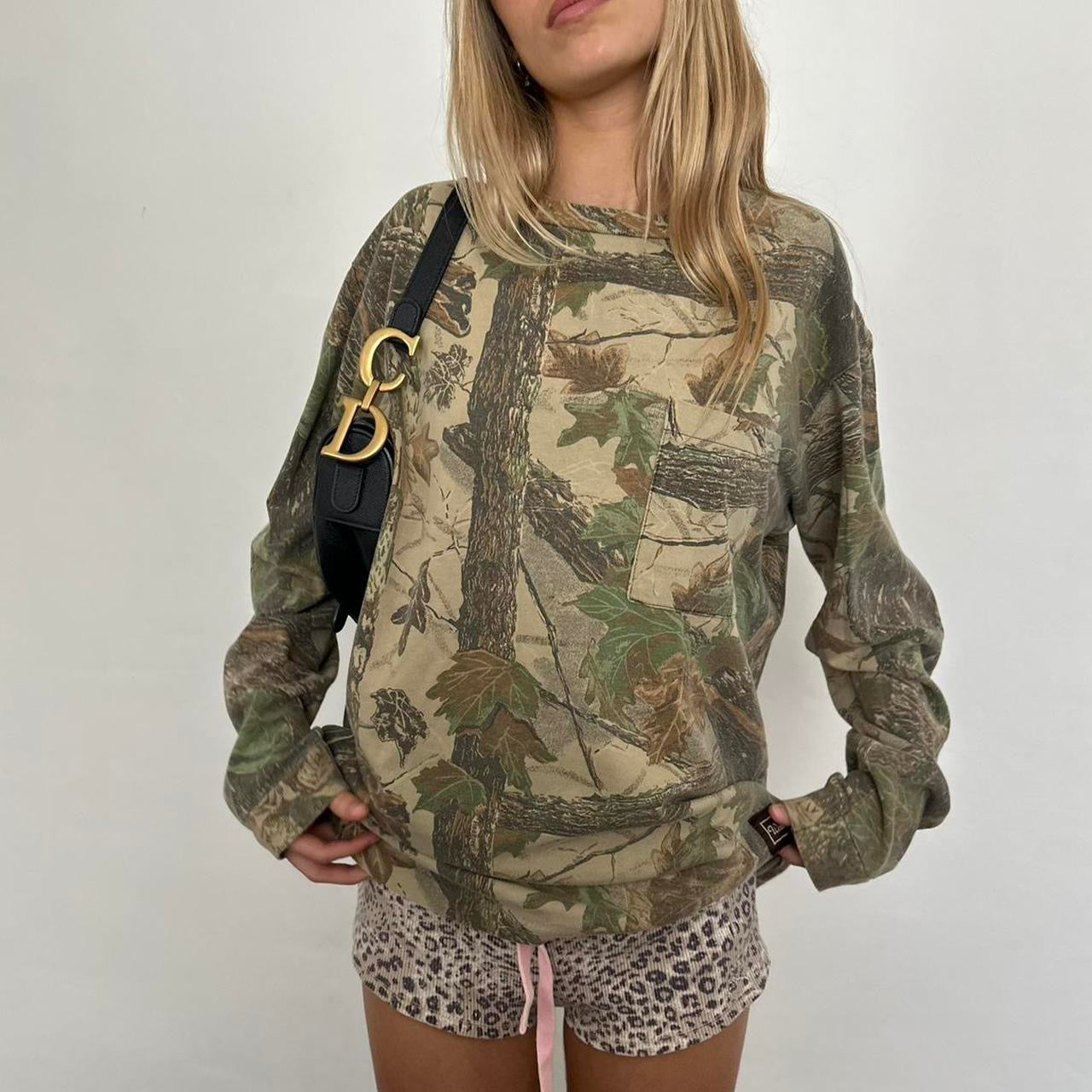 Vintage 90’s camo khaki long sleeve top