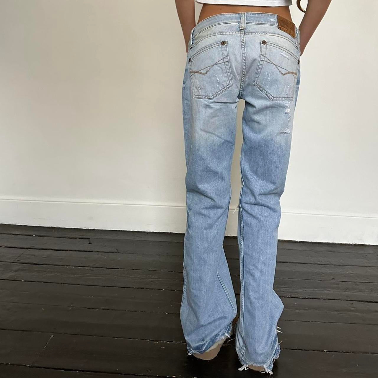 Vintage early 2000s blue wash distressed jeans