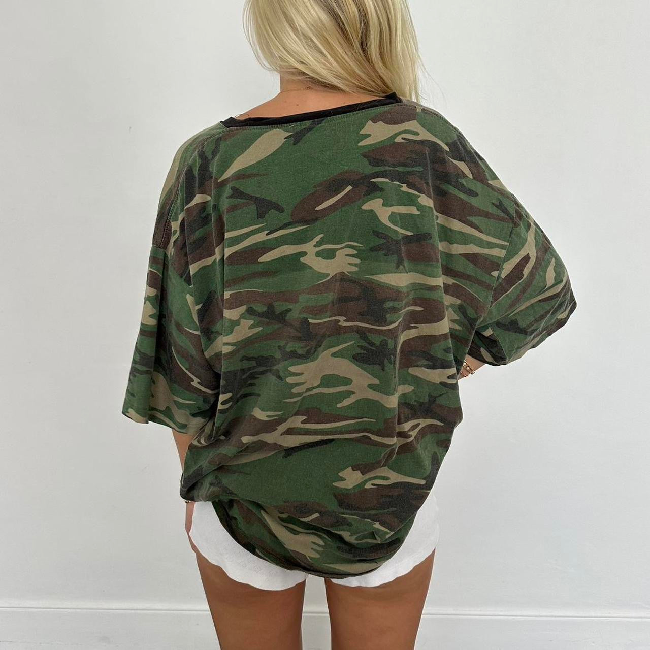 Vintage 90’s camouflage oversized soft top