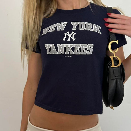 Vintage 2000’s New York Yankees navy baby tee