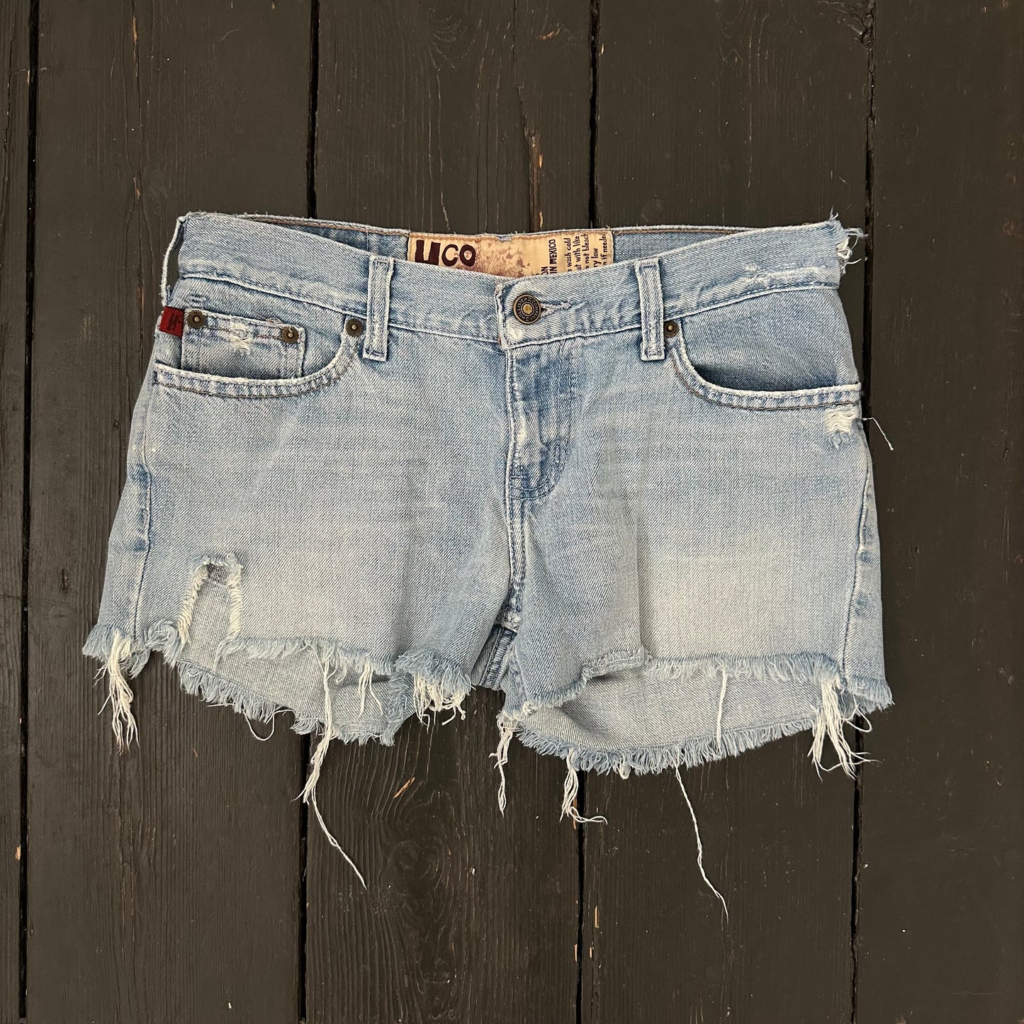 Vintage 2000’s Hollister surf girl denim shorts 🩵