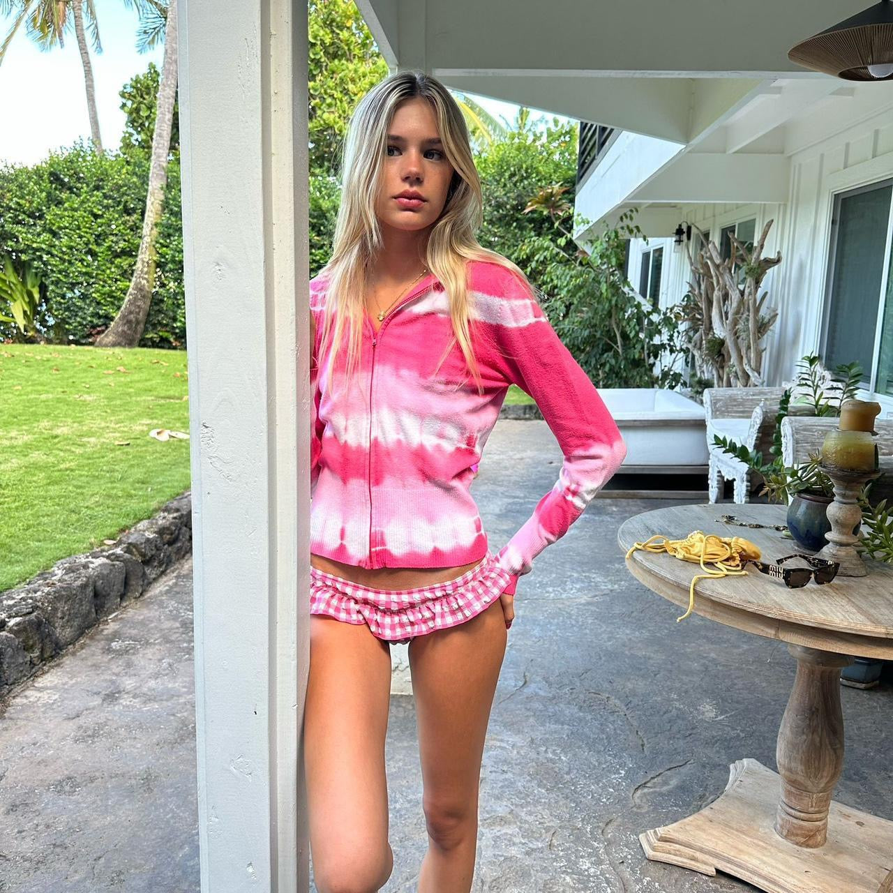 Vintage 2000’s pink tie dye hoodie