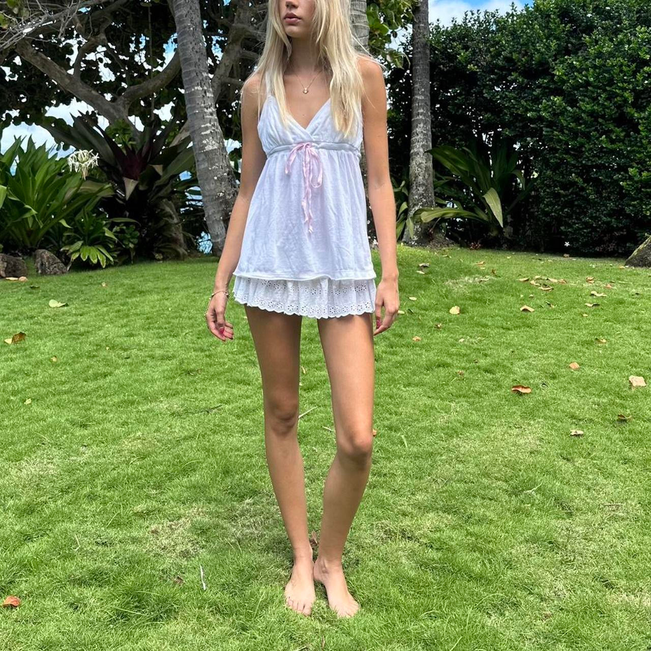 Vintage 2000’s Victoria’s Secret white babydoll top