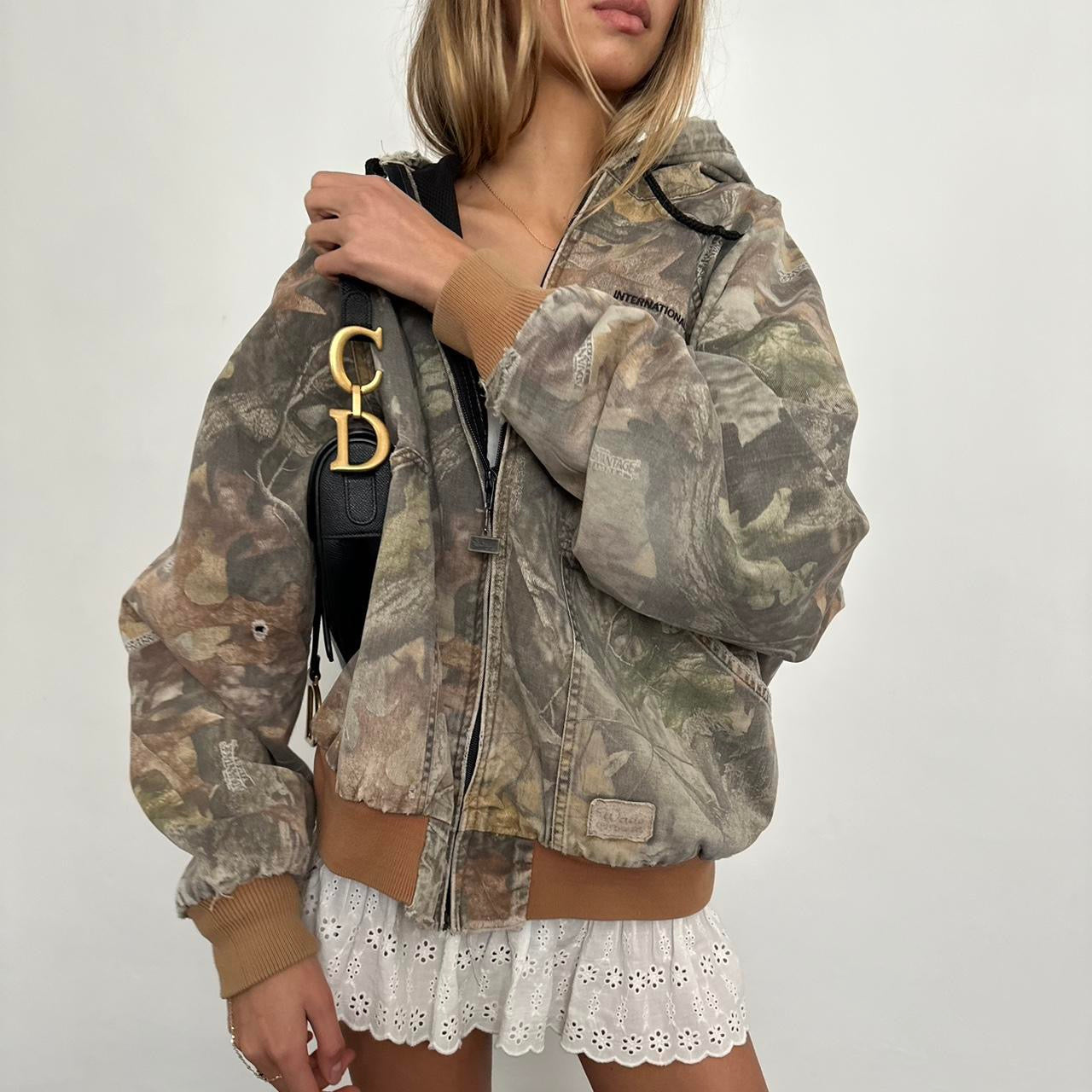 Vintage 90ās camouflage jacket š¤