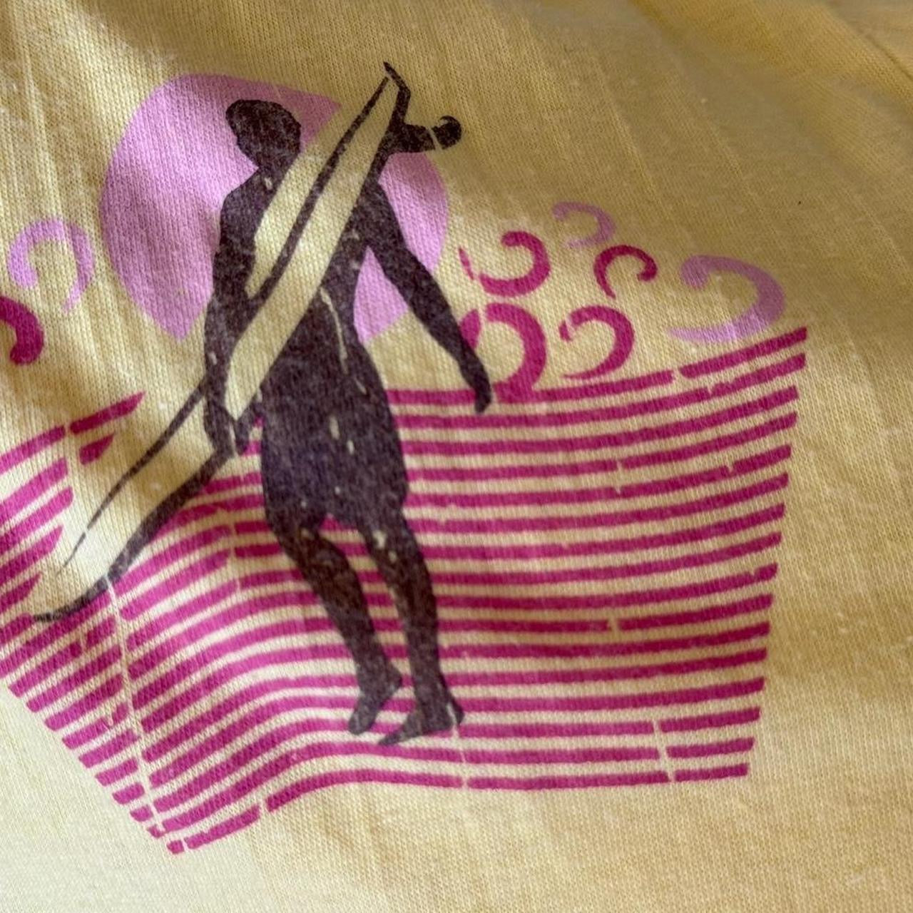 Vintage 2000’s surf yellow hoodie
