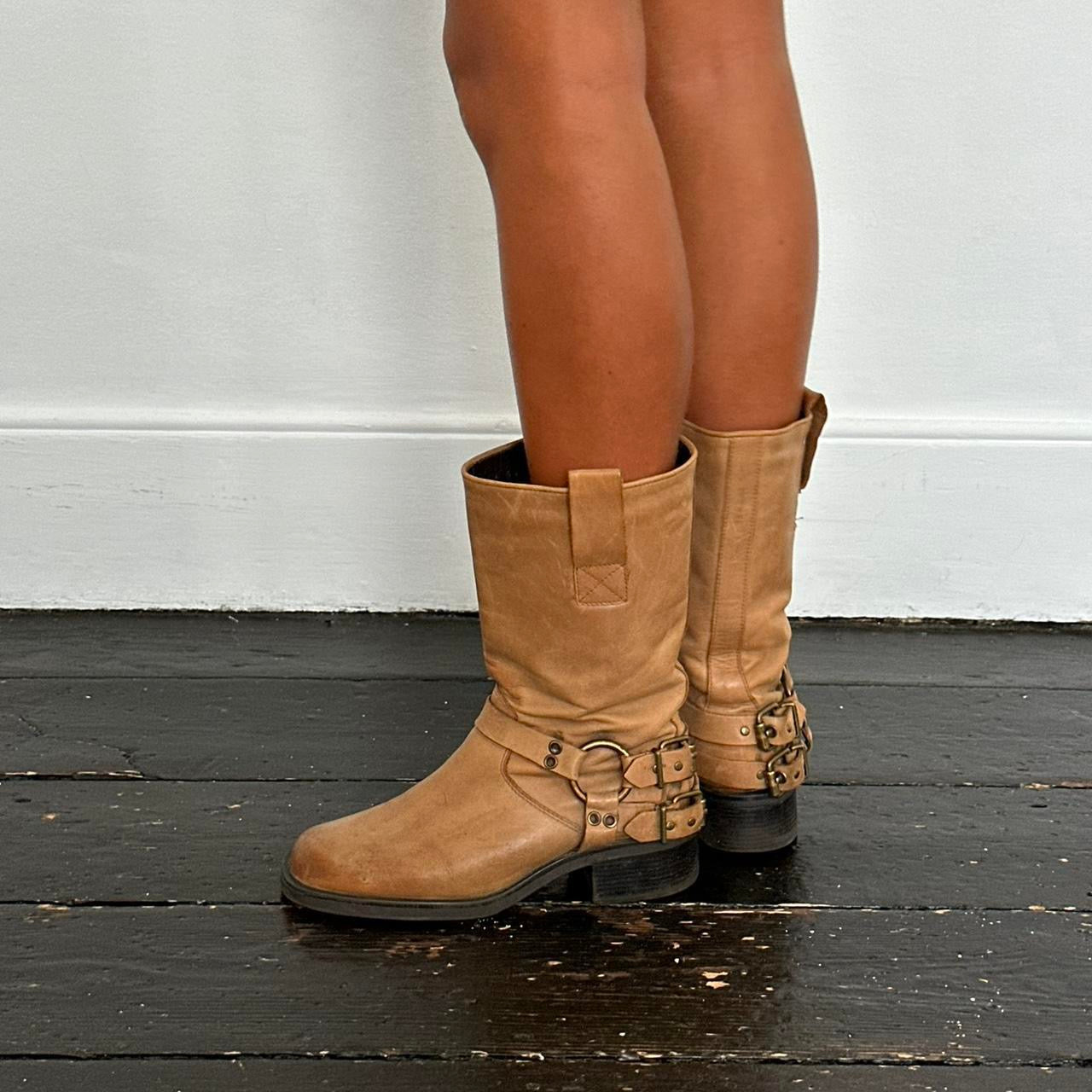 Vintage tan brown buckle boots