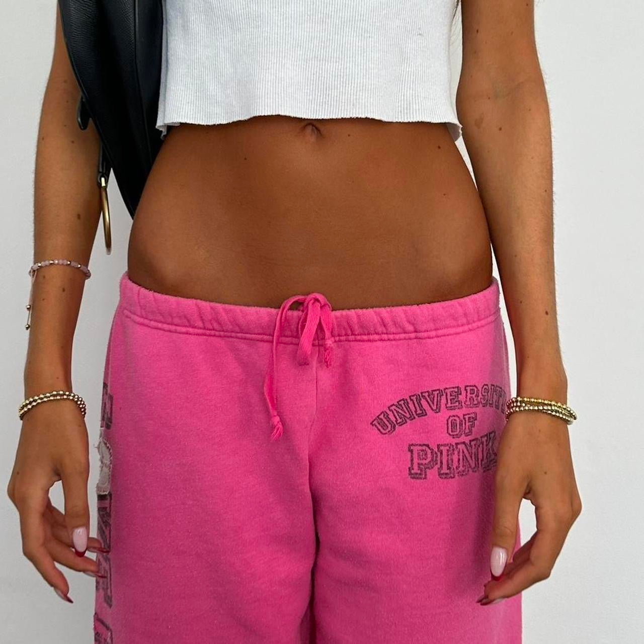 Vintage 2000’s Victoria’s Secret pink 3/4 shorts