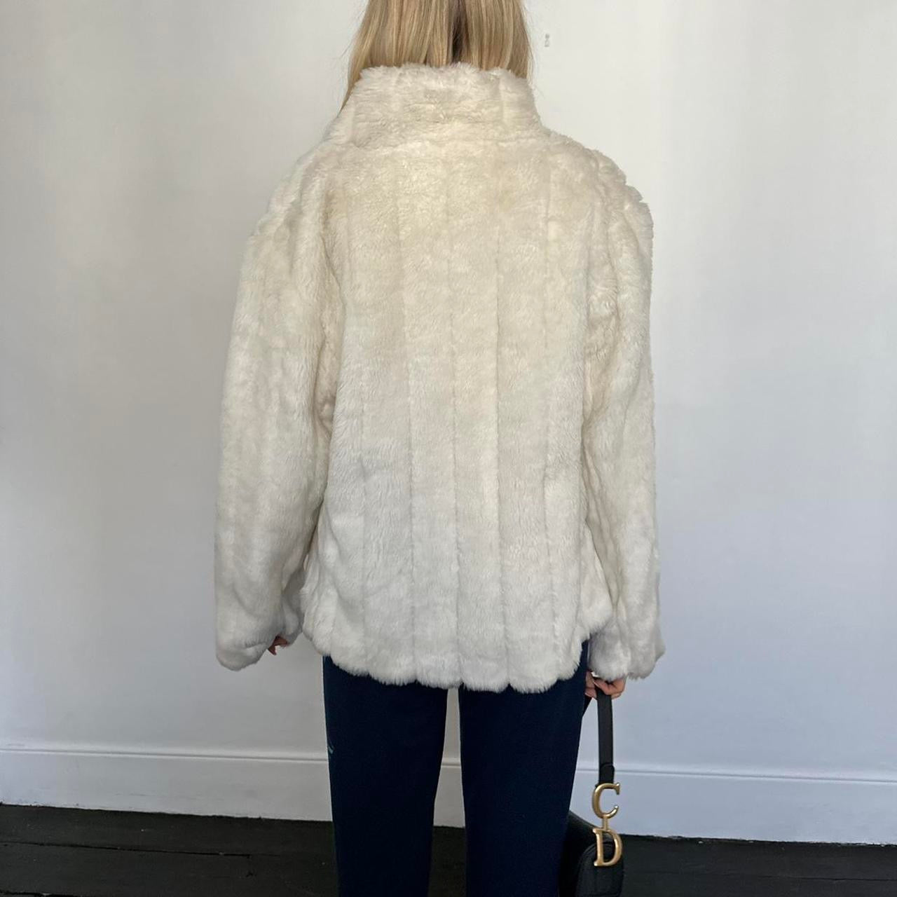 Vintage 2000’s white faux fur jacket