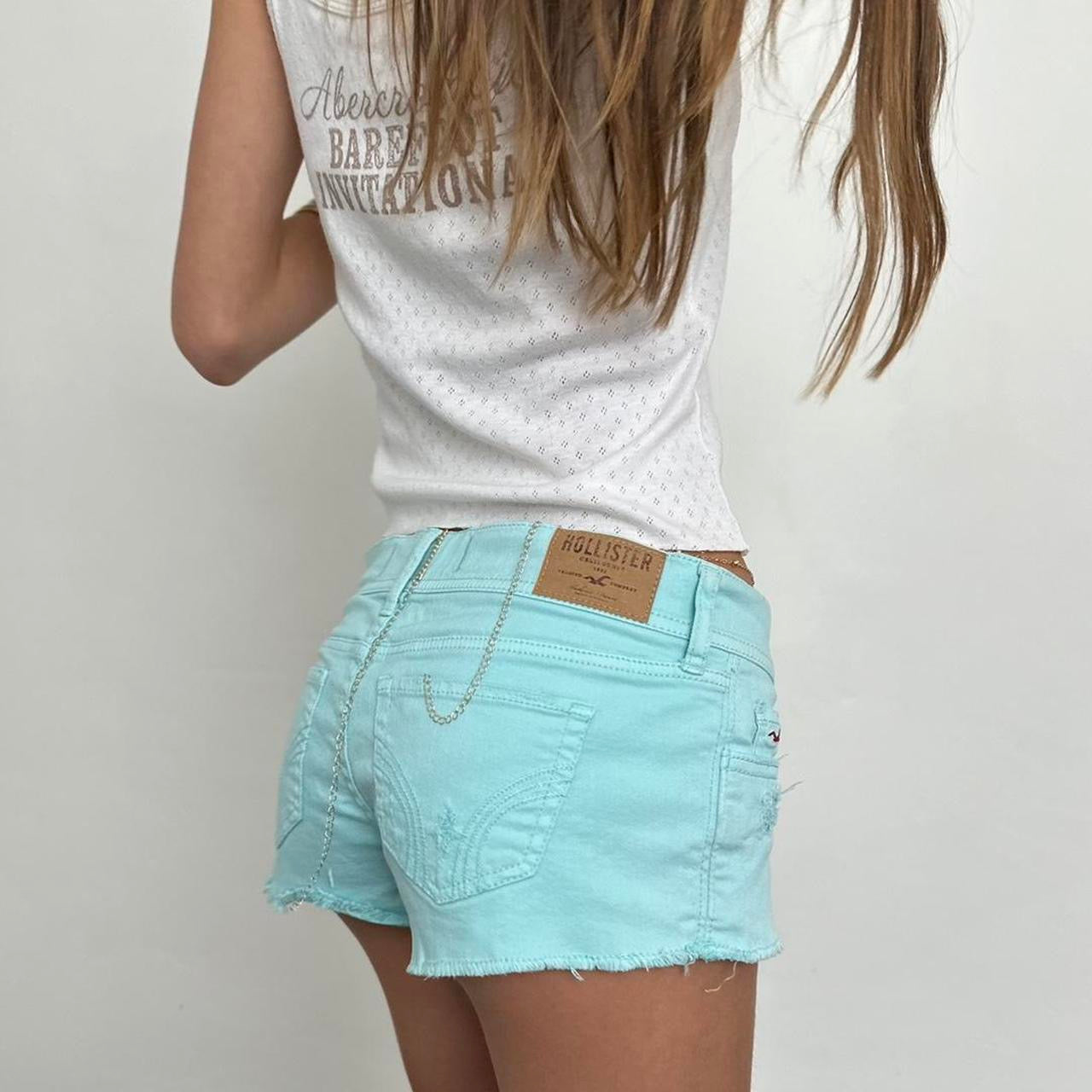 Vintage Hollister aqua early 2000s shorts 🩵🐬