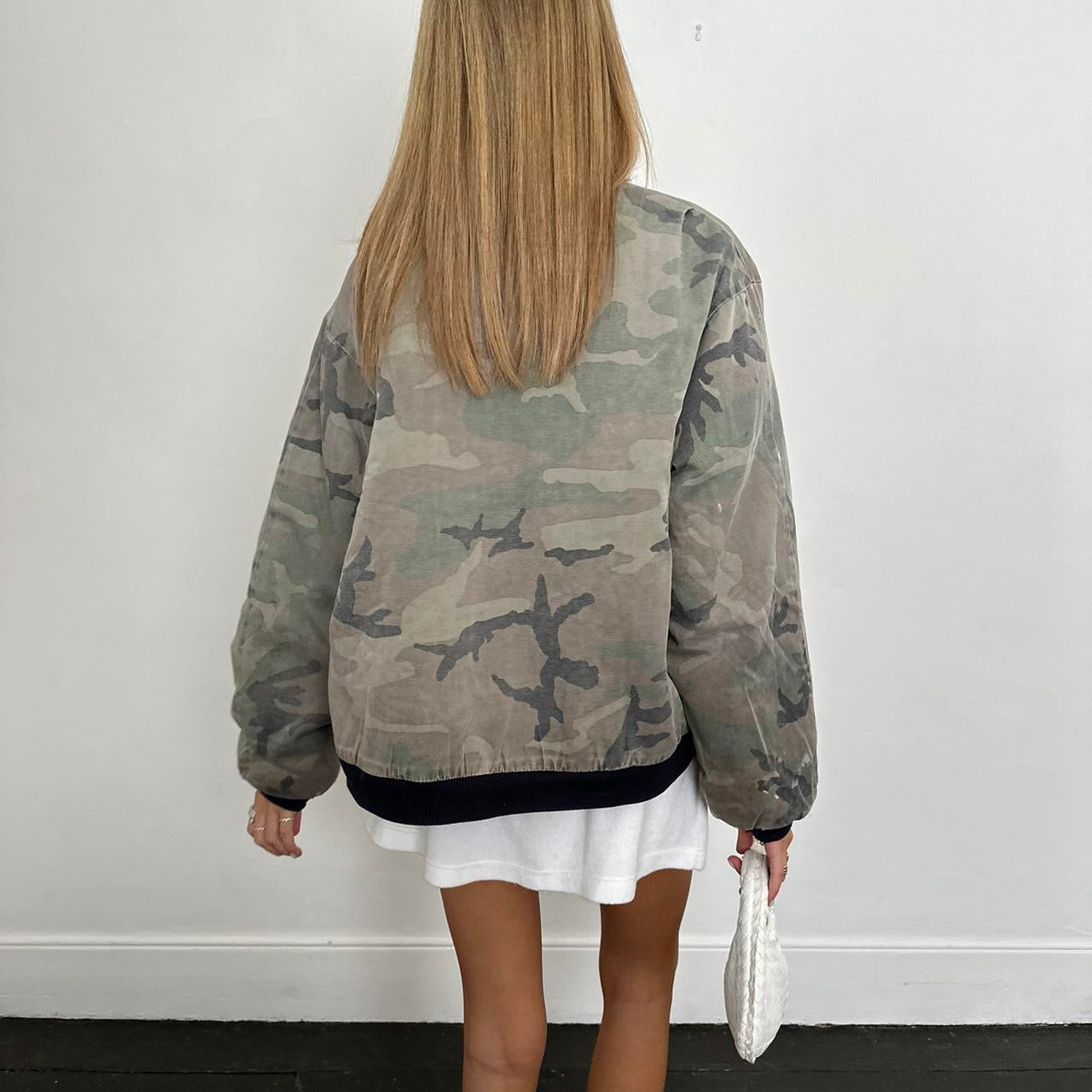 Vintage 90โs camouflage bomber jacket