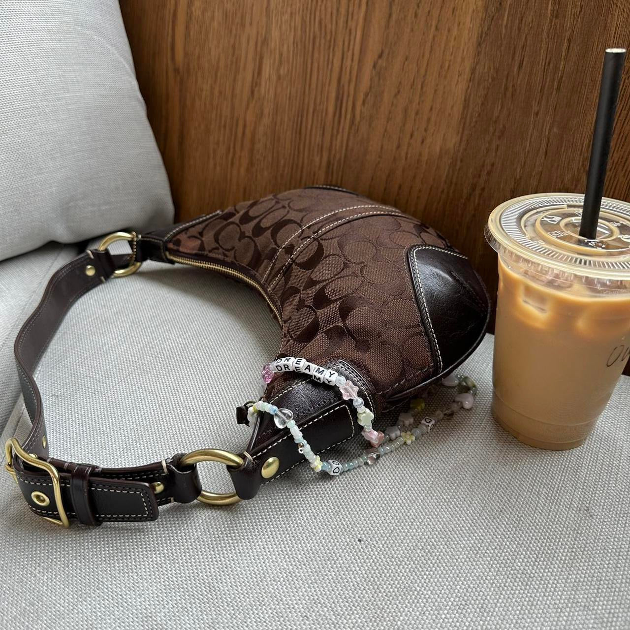 New collection 🎀🇨🇭💐🇬🇧🏔🌼 Vintage chocolate brown Coach monogram early 2000s bag🤍