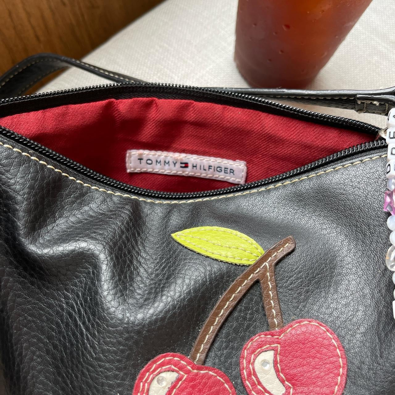 Vintage Tommy Hilfiger early 2000s Cherry bag š
