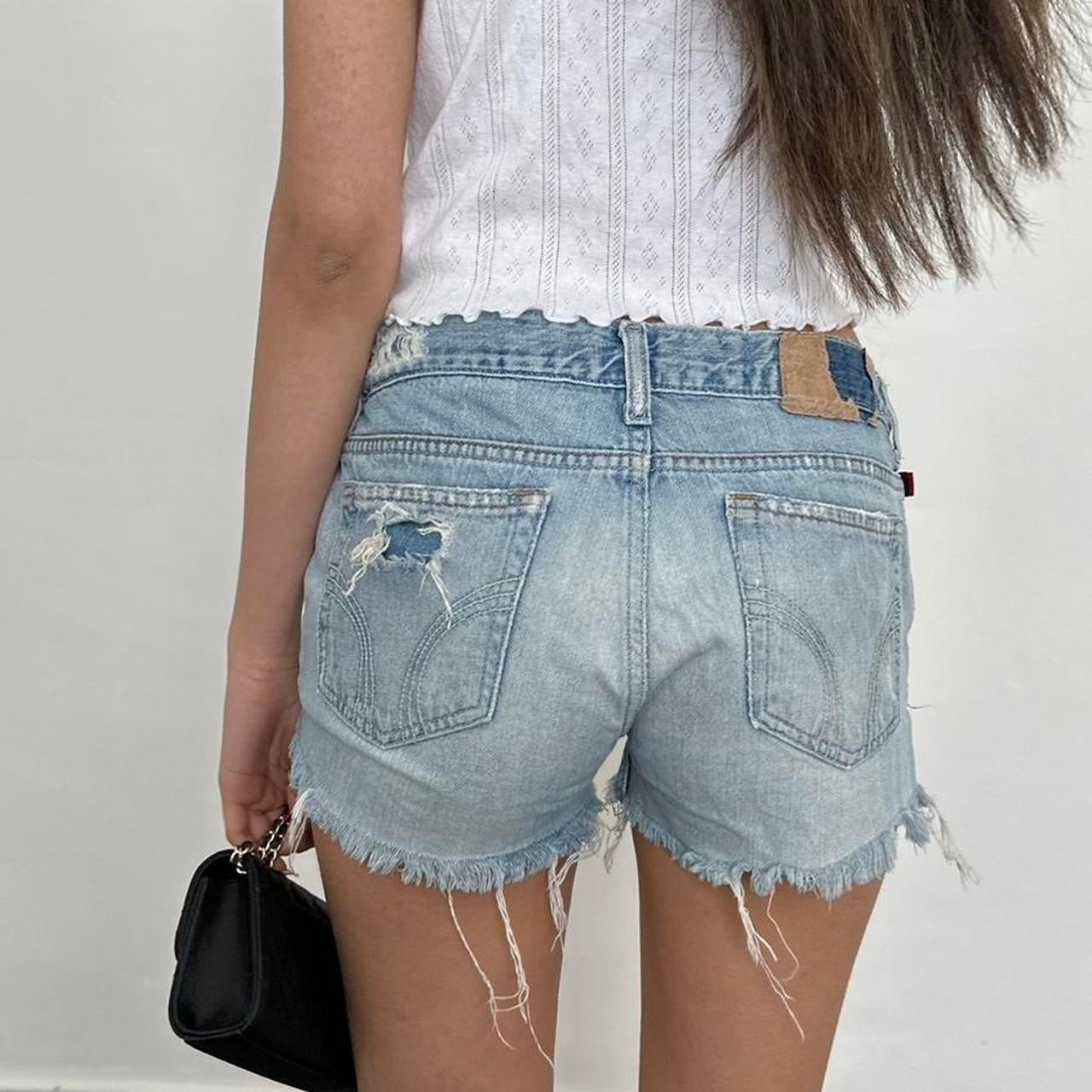 Vintage 2000’s denim shorts 🩵