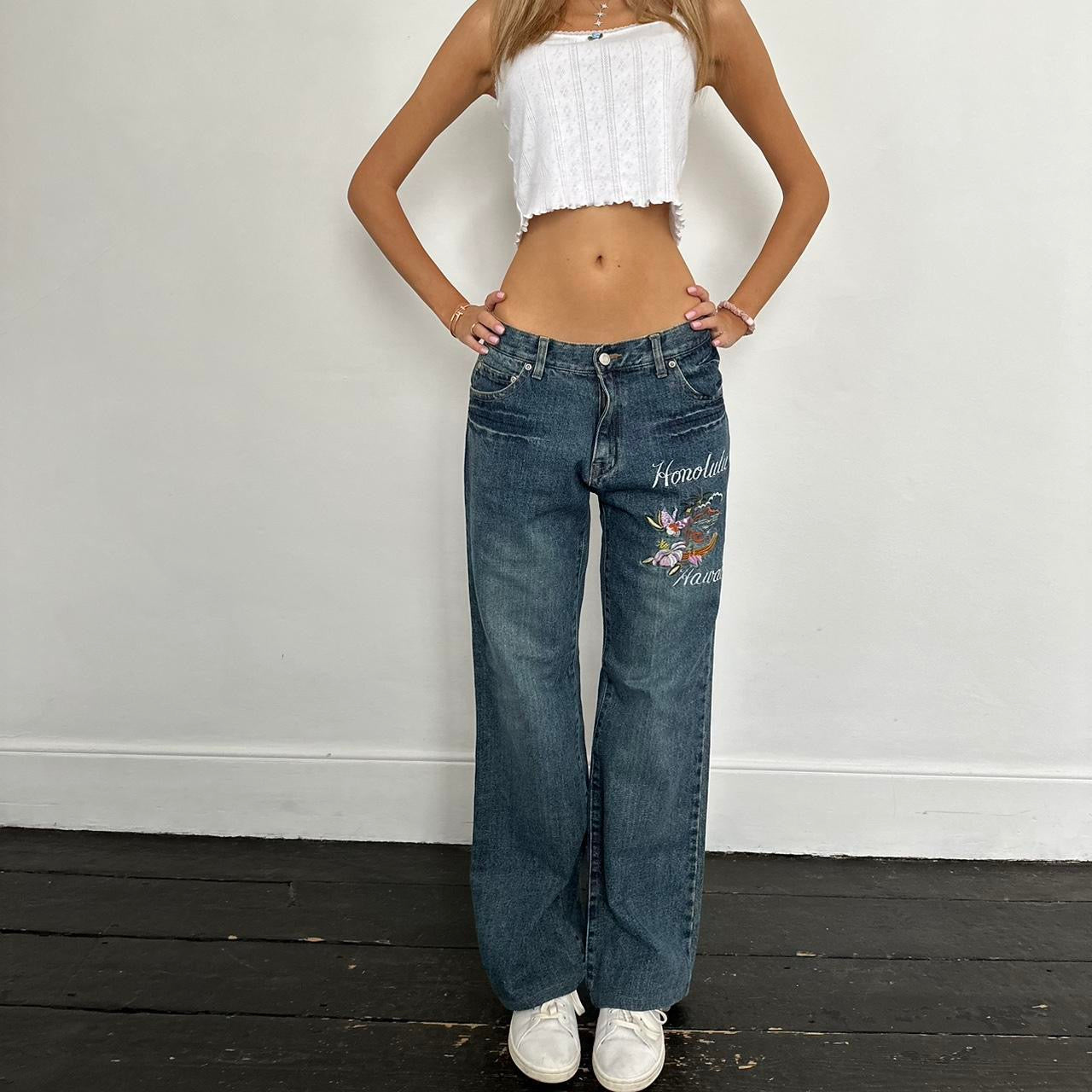 Vintage iconic rare 90s Hawaii embroidered surf jeans 🌺