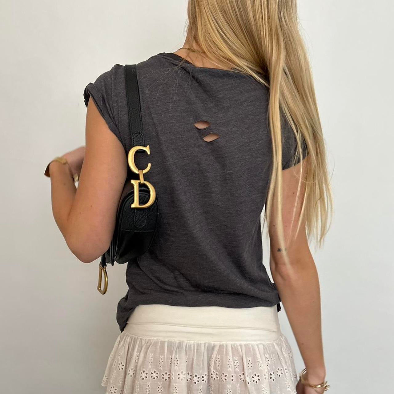 Vintage 2000’s graphic distressed style tee