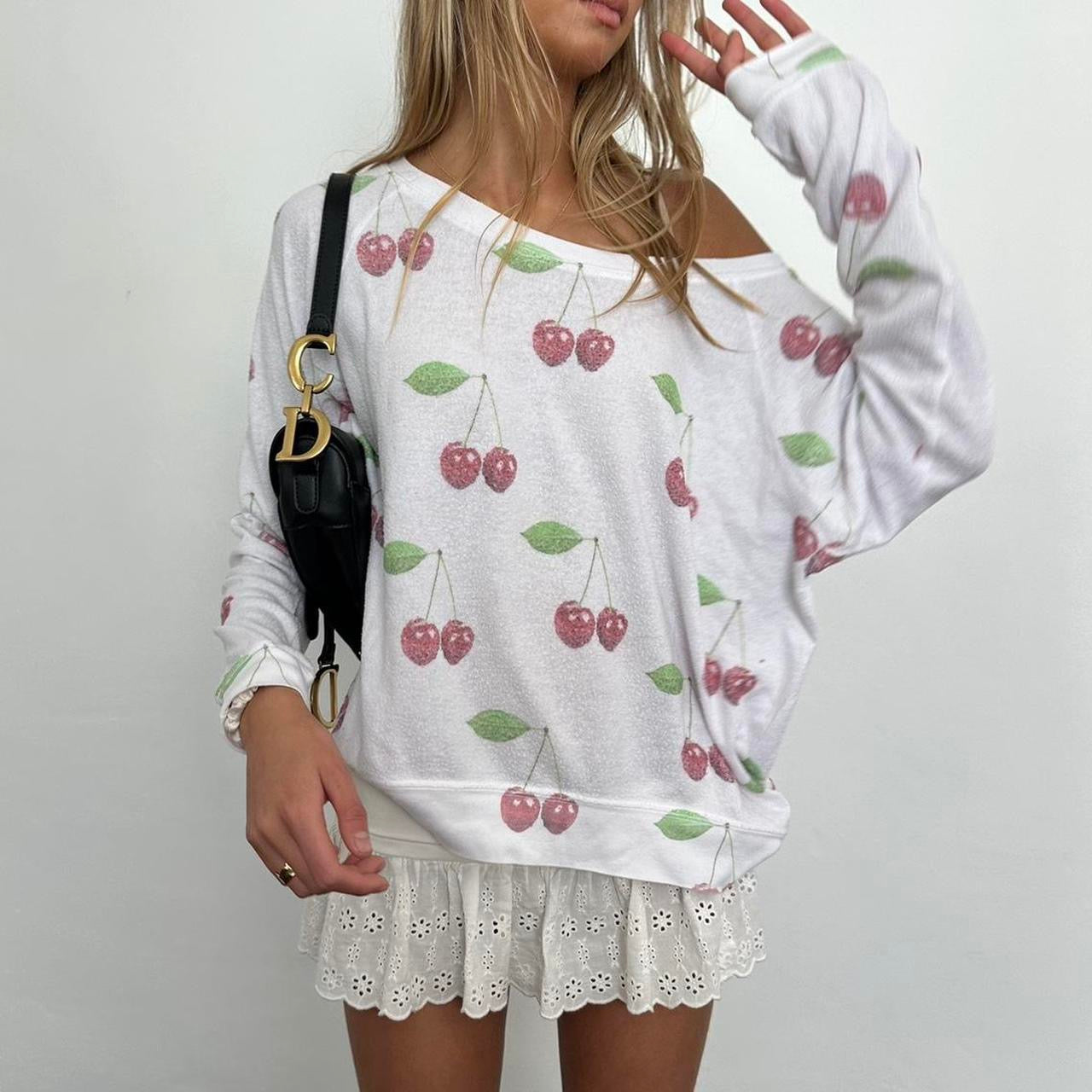 Vintage 2000ās cherry print sweater š