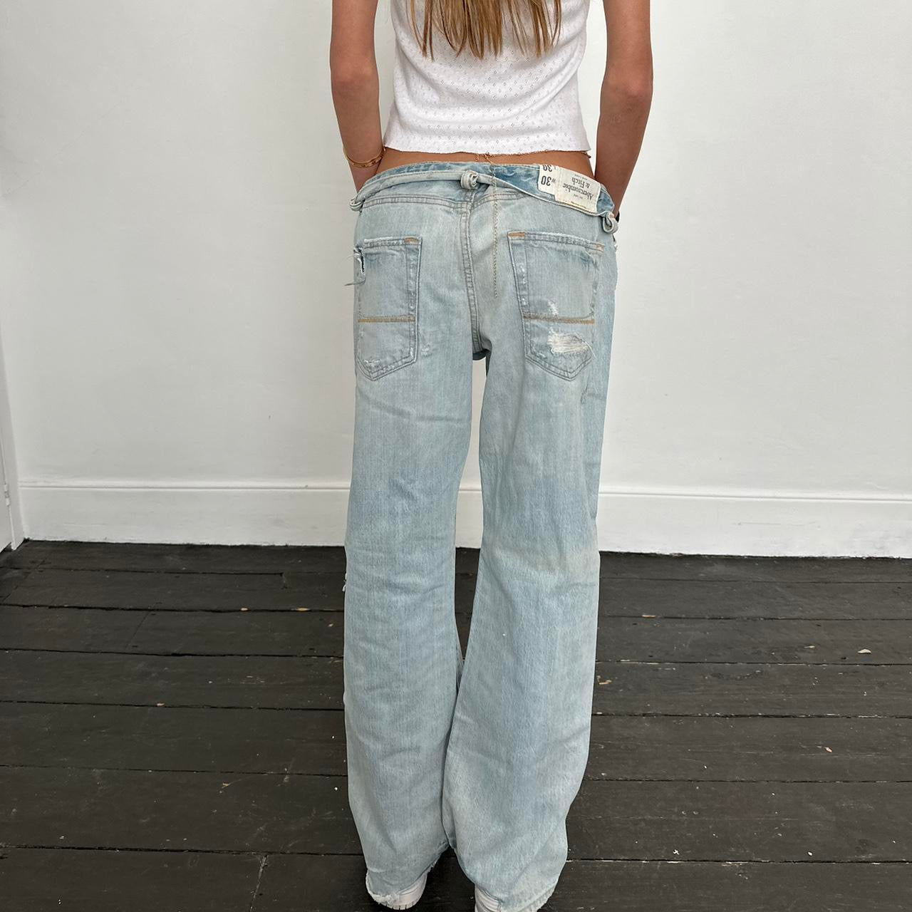 Vintage Abercrombie and Fitch early 2000s boyfriend fit distressed jeans 🩵