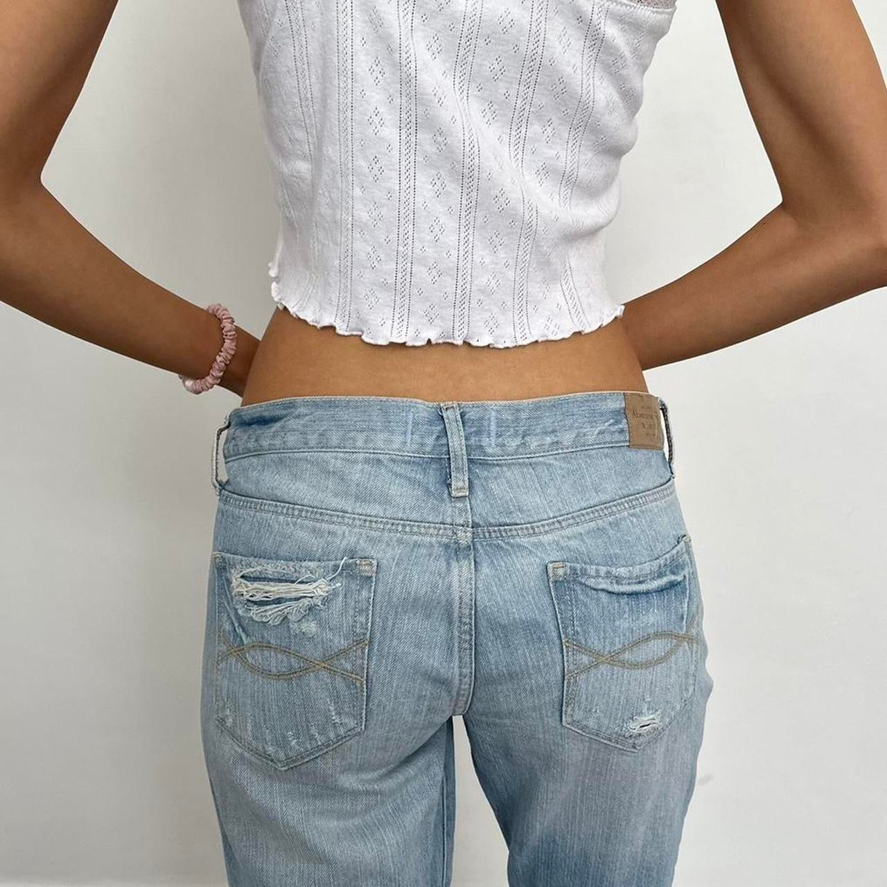 Vintage 2000’s Abercrombie and Fitch blue slim fit distressed jeans 🩵