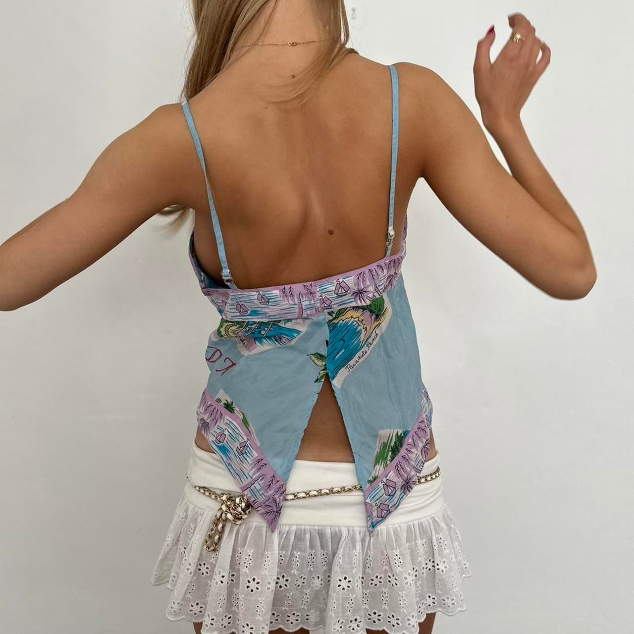 Vintage 2000’s summer European illustration cami top