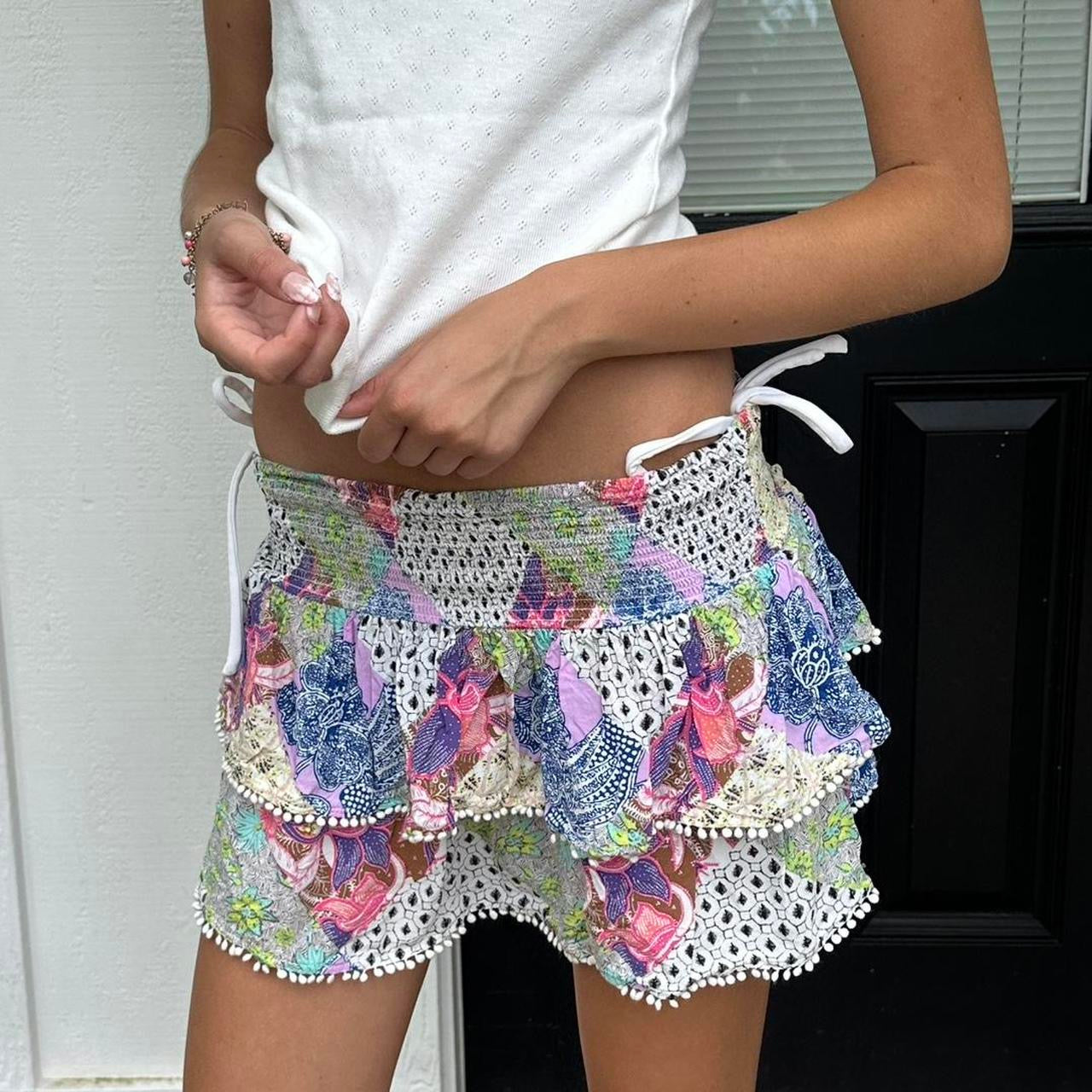 Vintage 90’s floral mini skirt