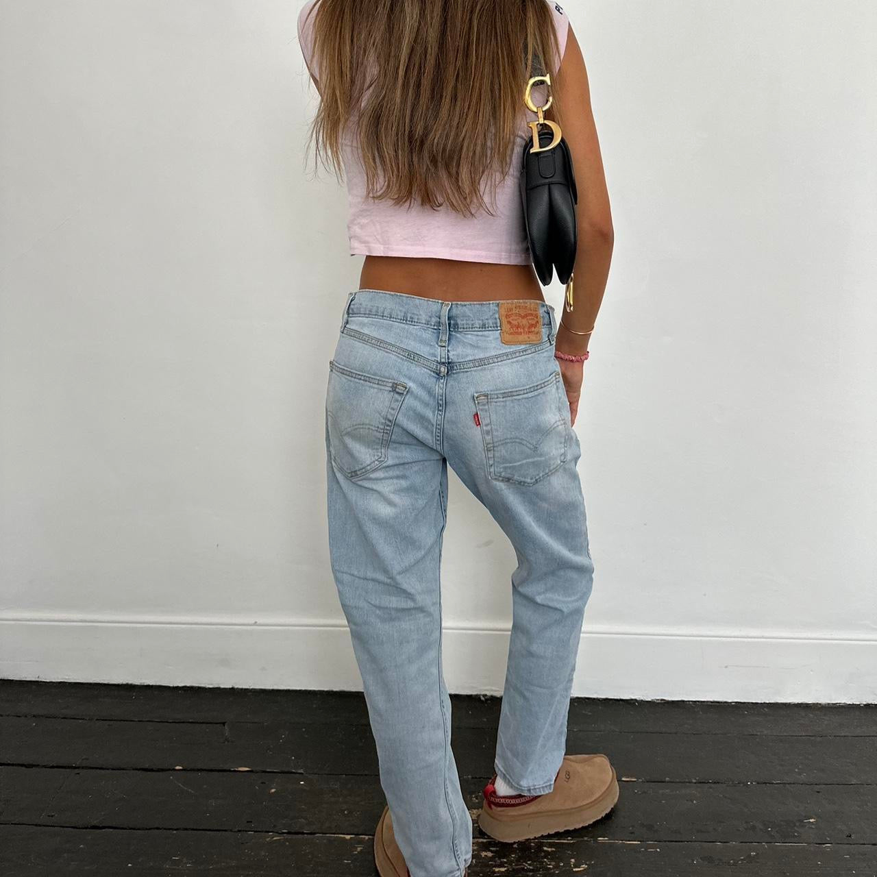 Vintage Levi’s blue wash jeans 🩵