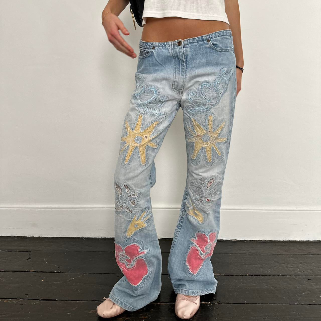Vintage low rise hibiscus embroidered jeans