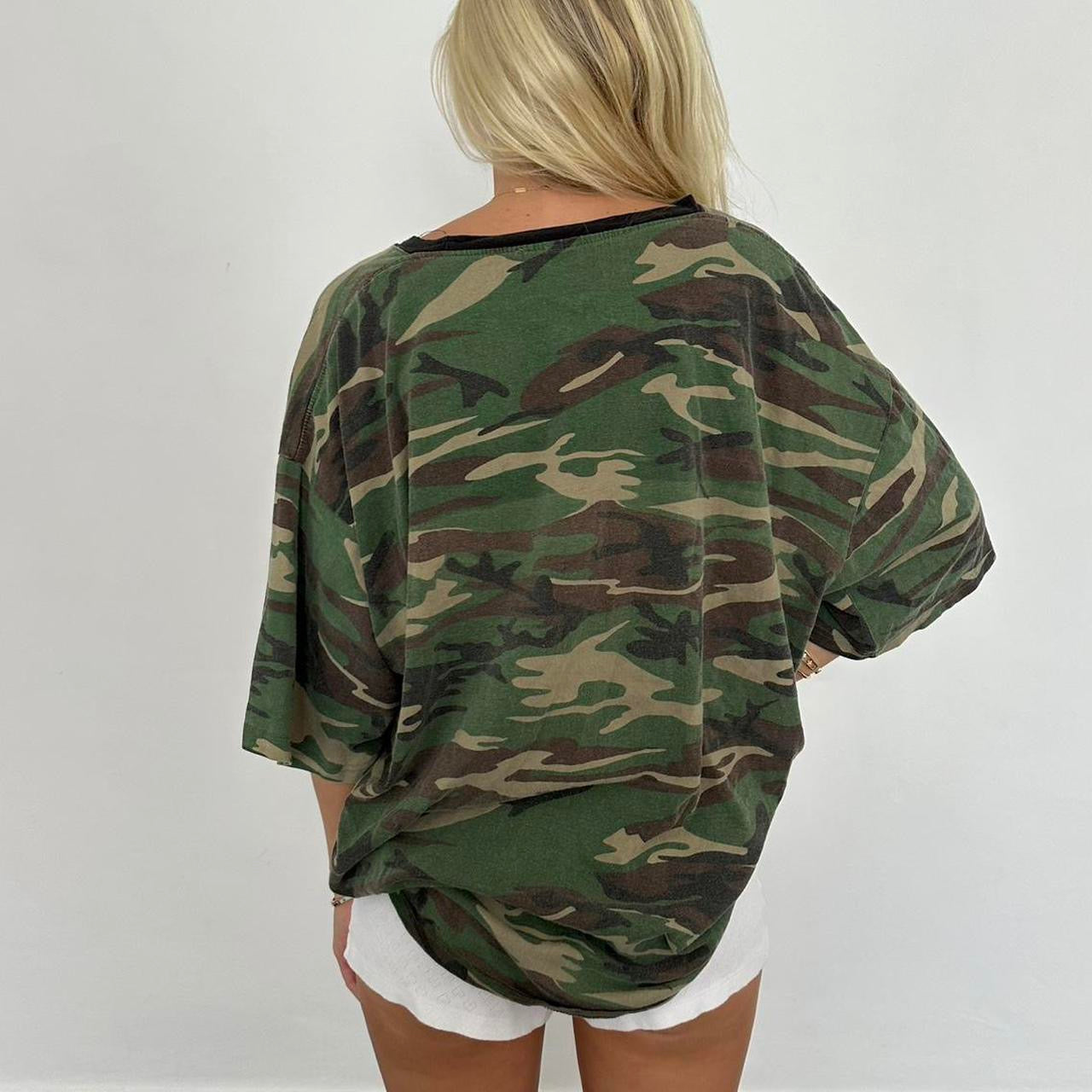 Vintage 90’s camouflage oversized soft top