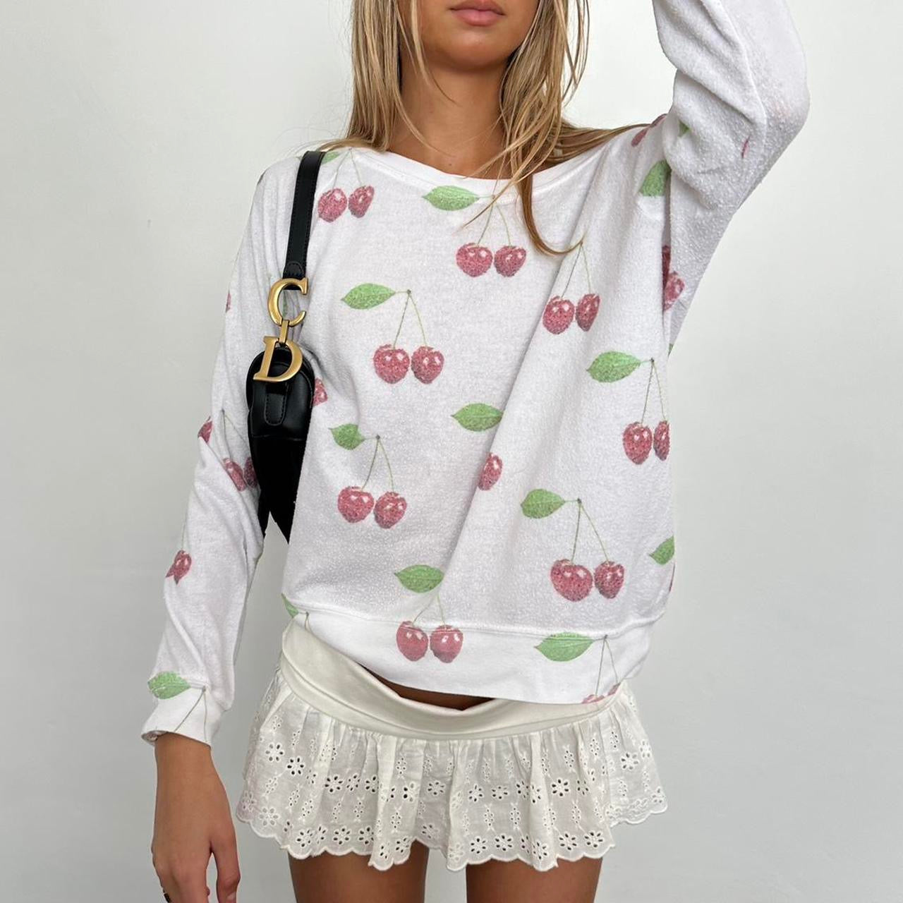 Vintage 2000ās cherry print sweater š