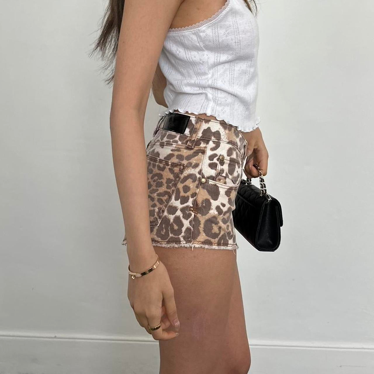 Vintage leopard shorts š