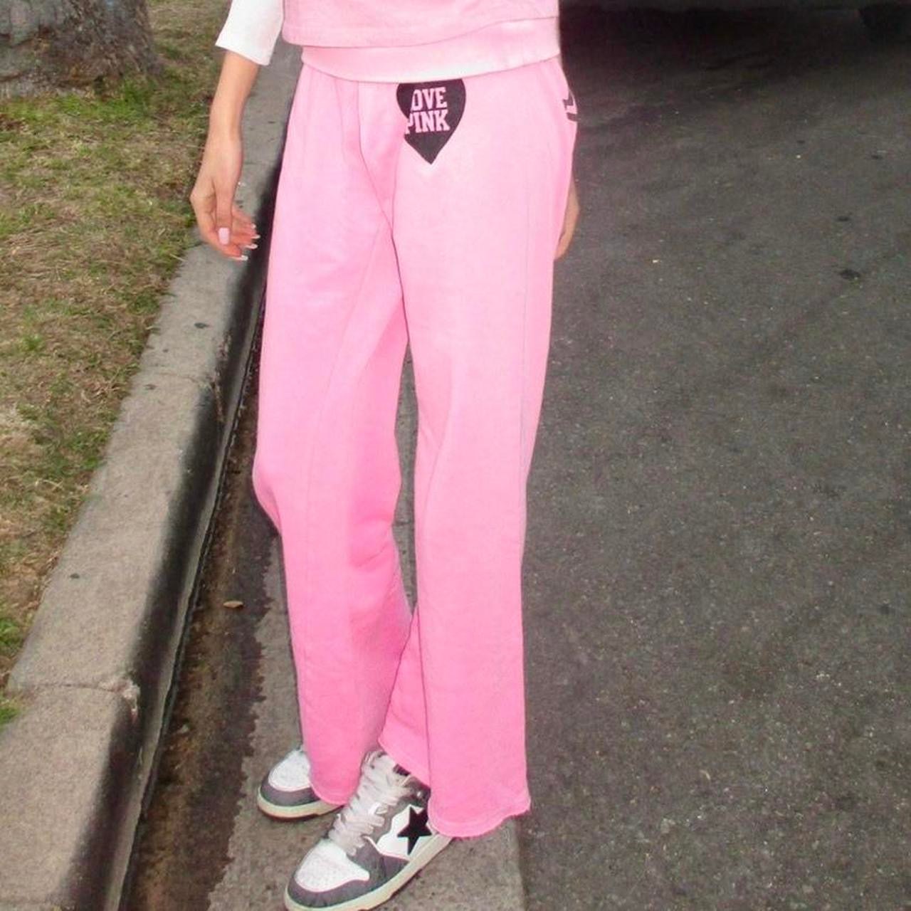 Vintage 2000’s Victoria’s Secret love pink sweatpants
