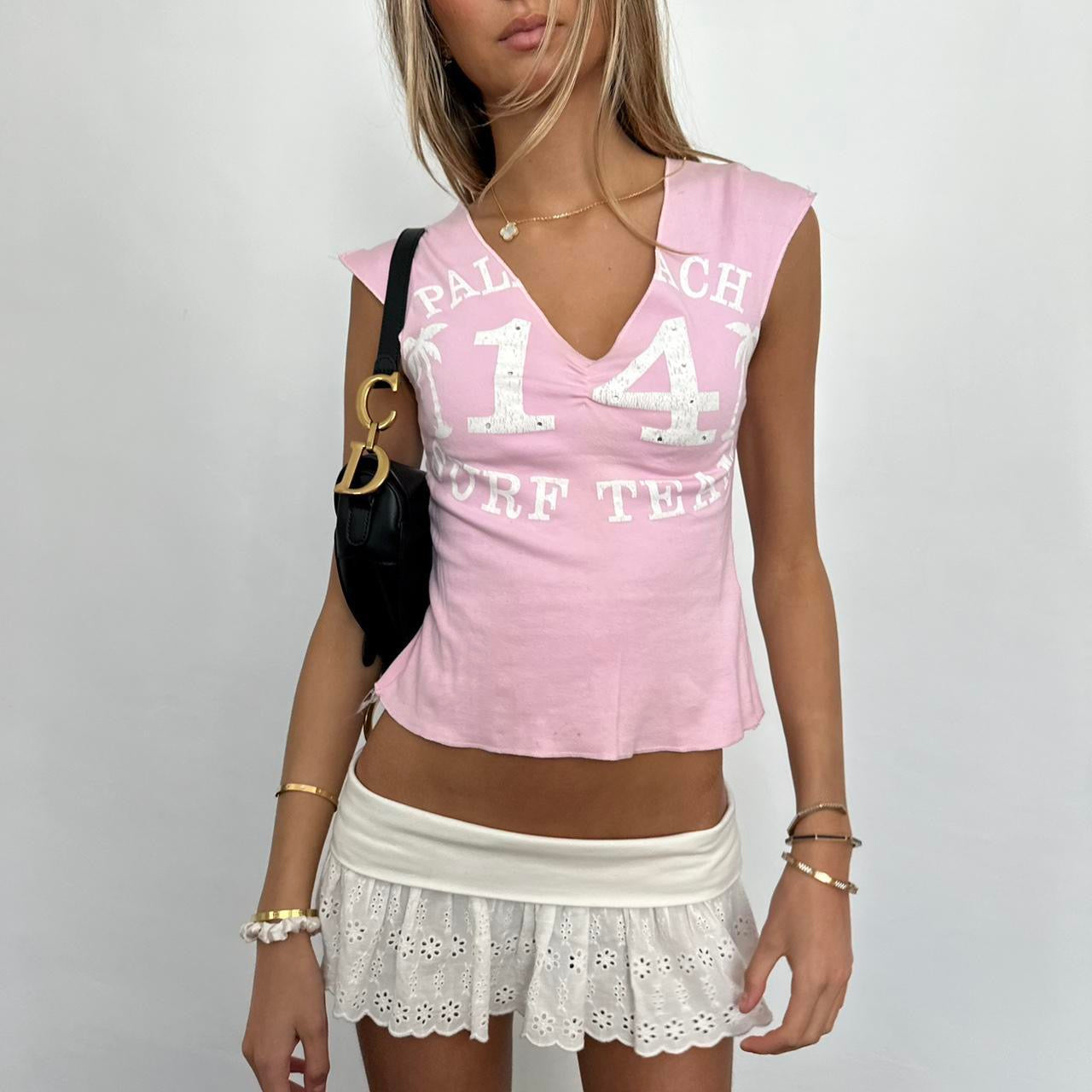 Vintage 2000ās surf team pink baby tee šāāļø