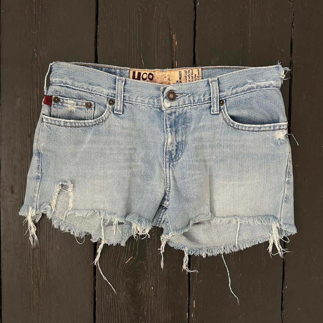 Vintage 2000’s Hollister surf girl denim shorts 🩵