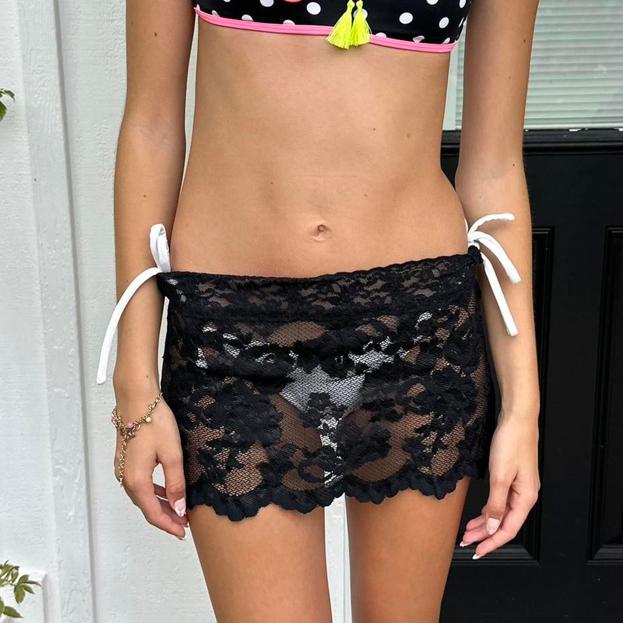 Vintage 90’s Victoria’s Secret black lace mini skirt