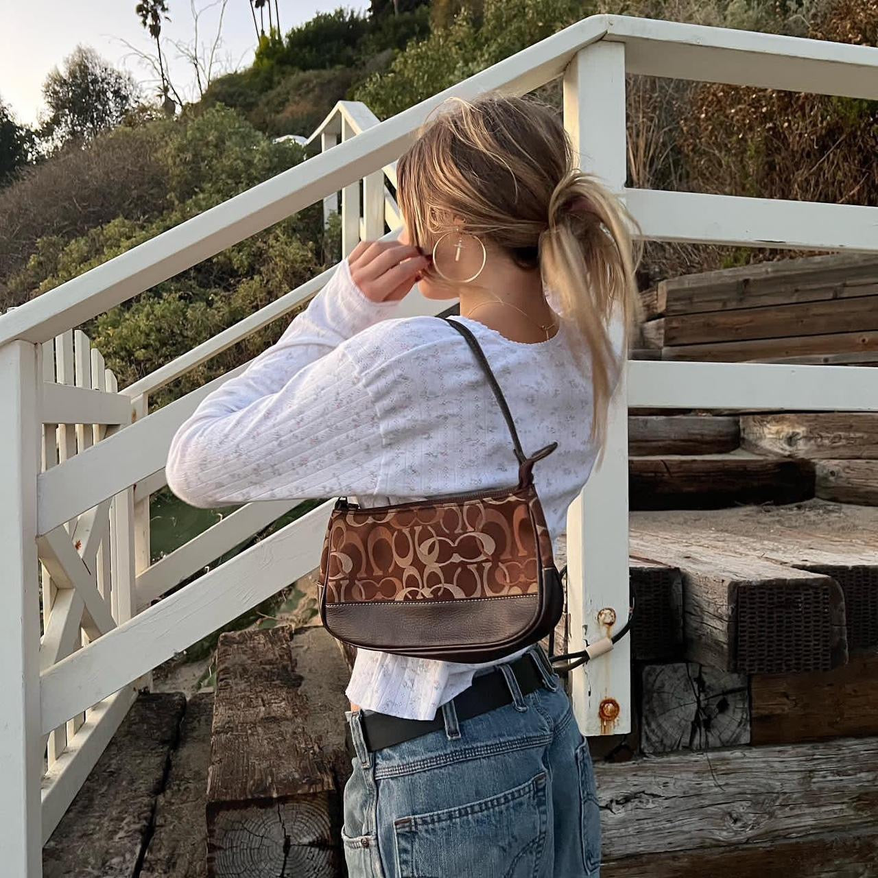 Vintage 90s Coach monogram chocolate brown shoulder purse ππ§Έ