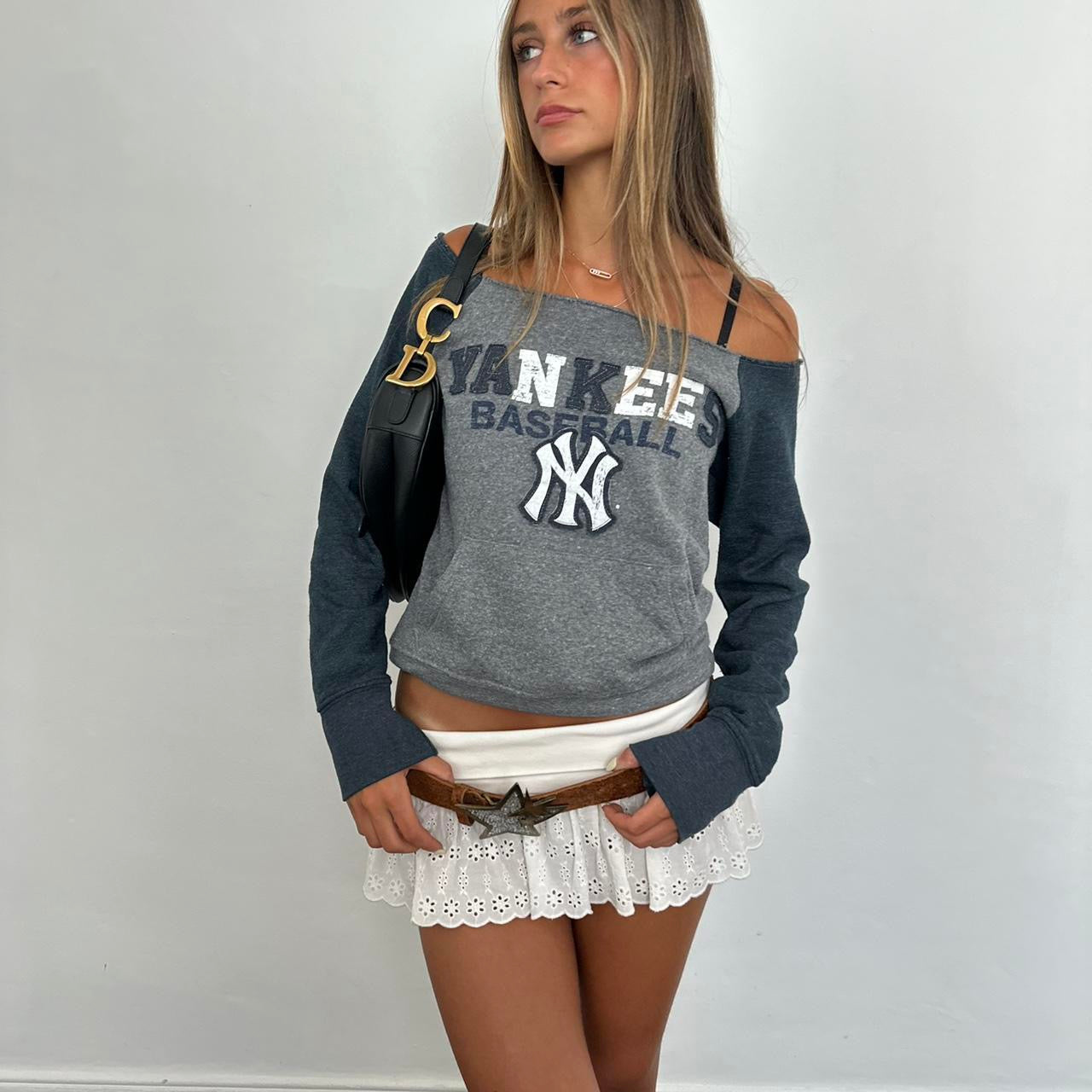 Vintage Yankees off the shoulder sweatshirt 🩷